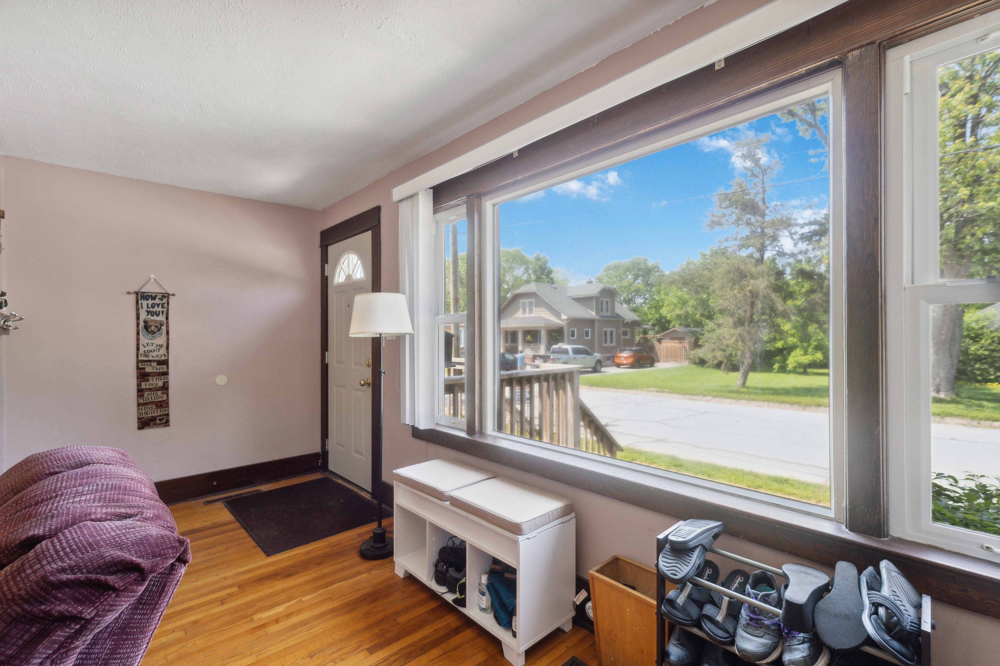 Fort Erie, ON L2A 2W6,305 Emerick AVE