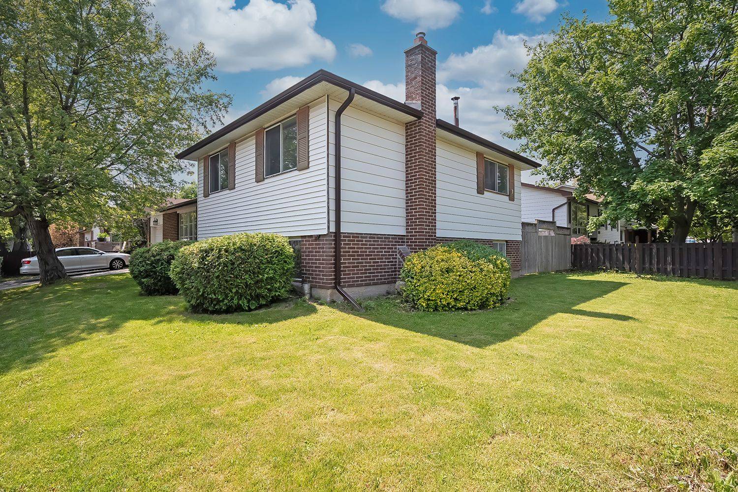 Burlington, ON L7M 1J8,1201 Consort CRES