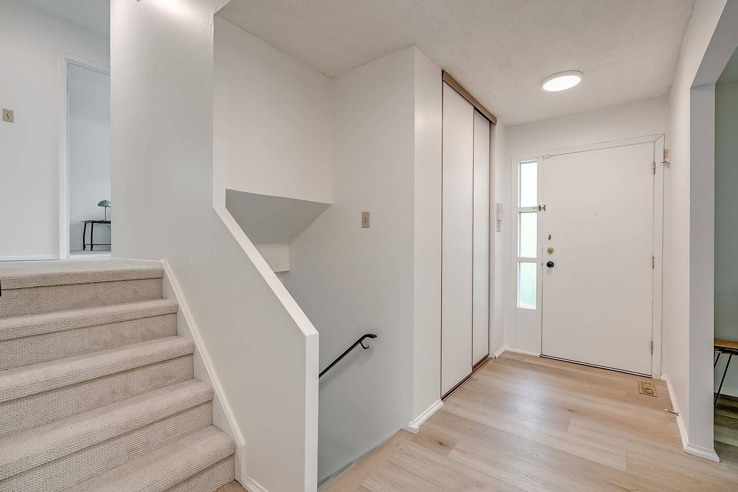 Burlington, ON L7M 1J8,1201 Consort CRES
