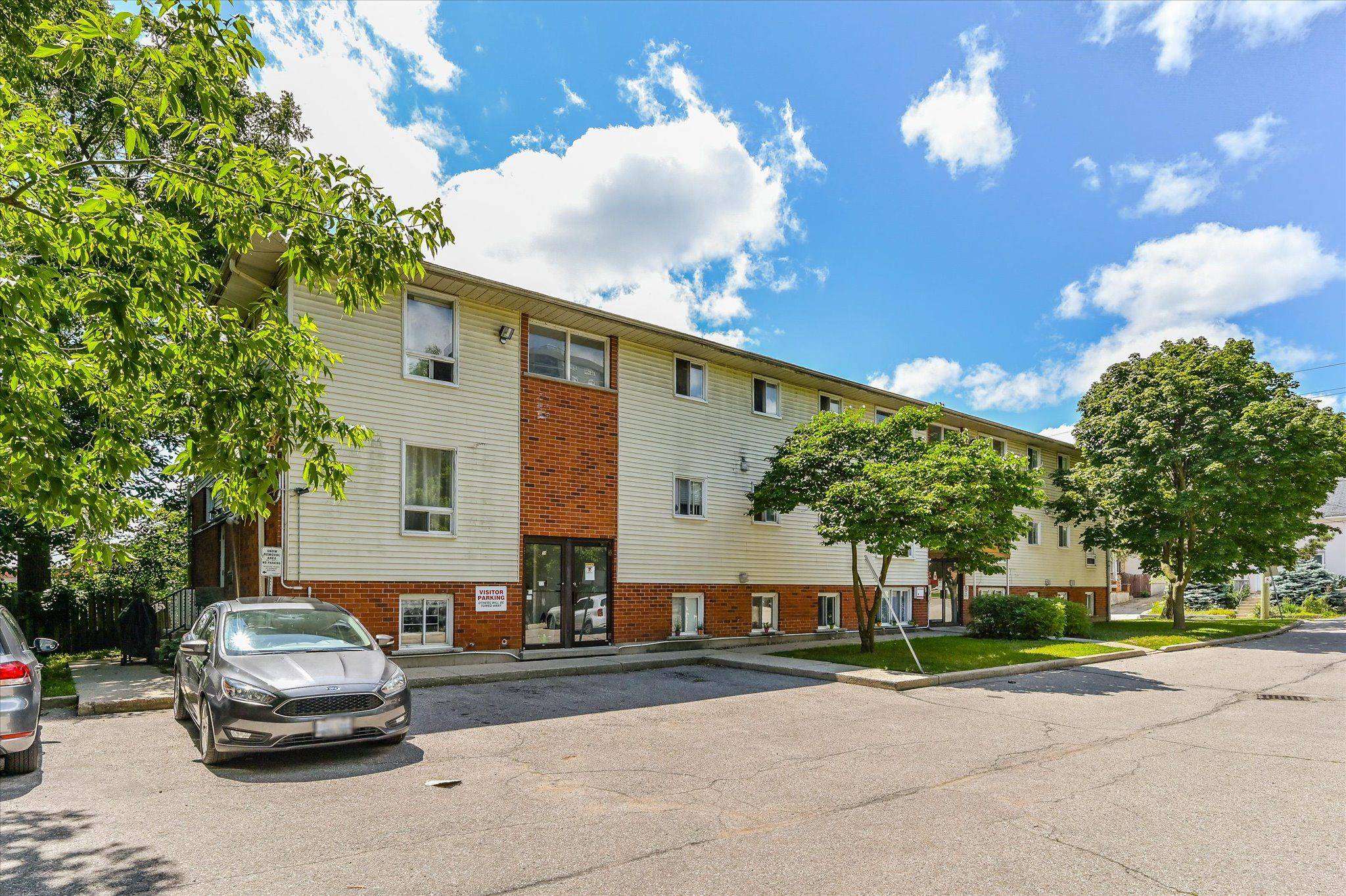 Kitchener, ON N2G 3L6,119 Cedar ST S #12