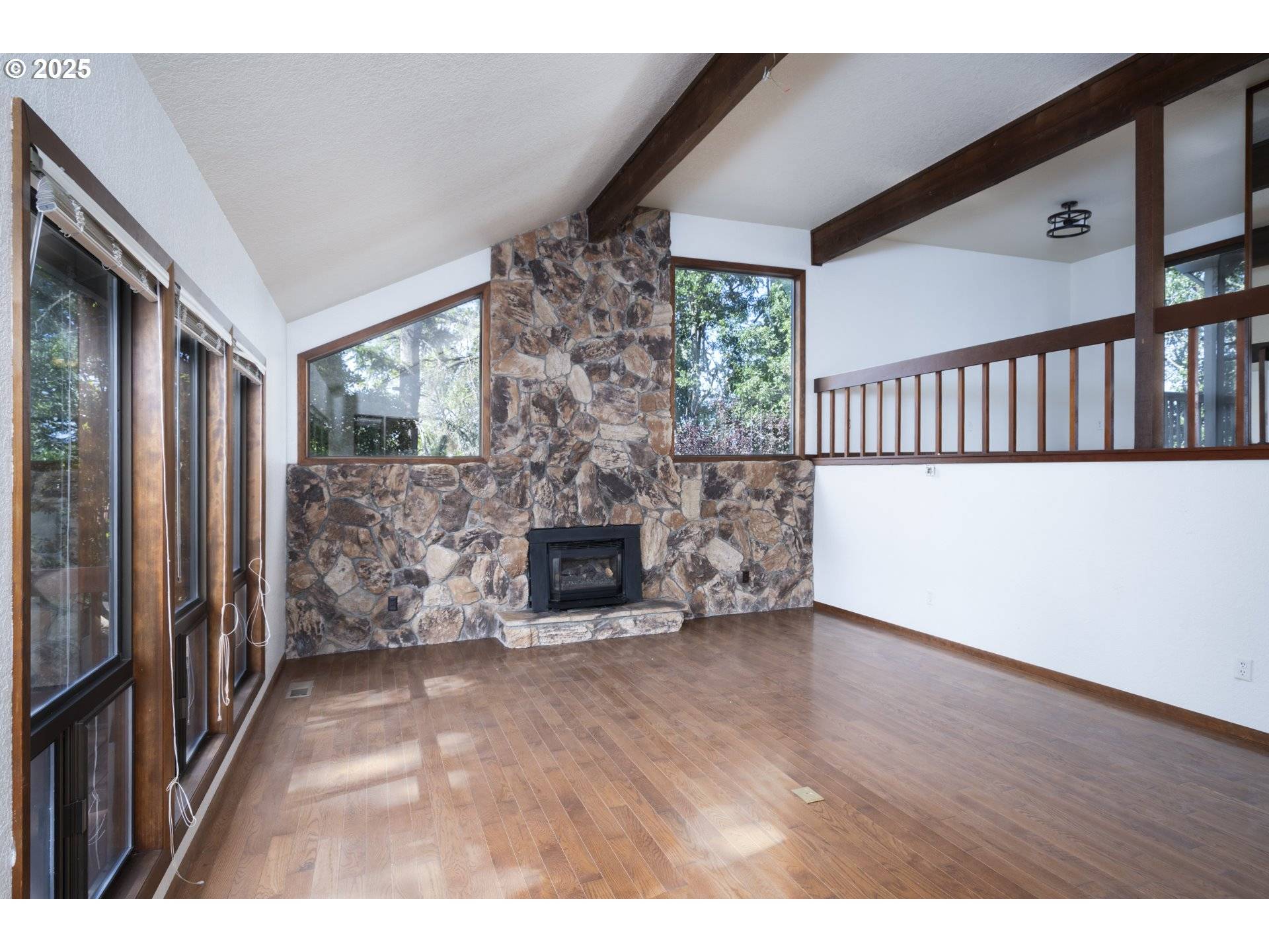 Roseburg, OR 97471,975 W SILVER CT