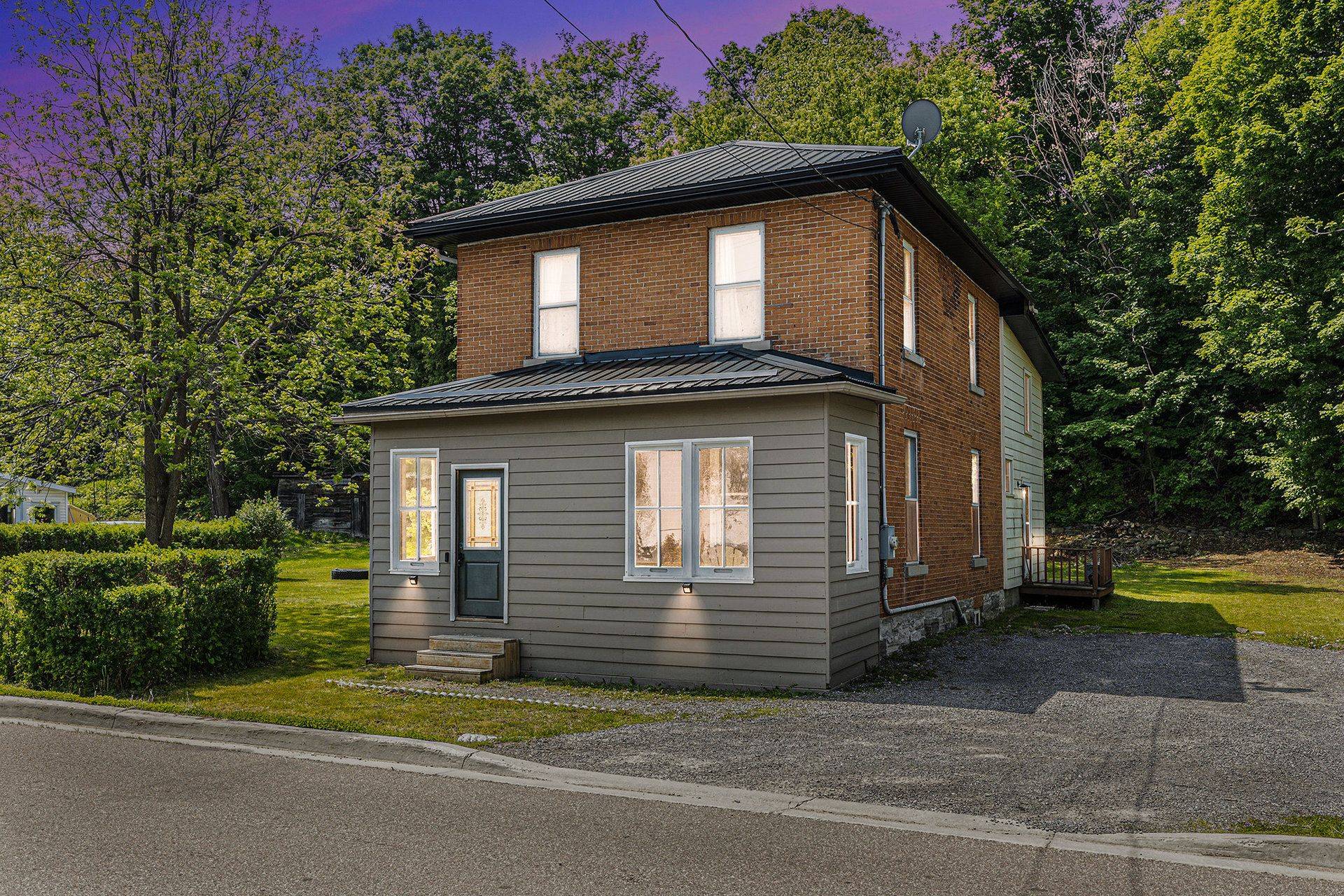 Mcnab/braeside, ON K0A 1G0,1589 River RD