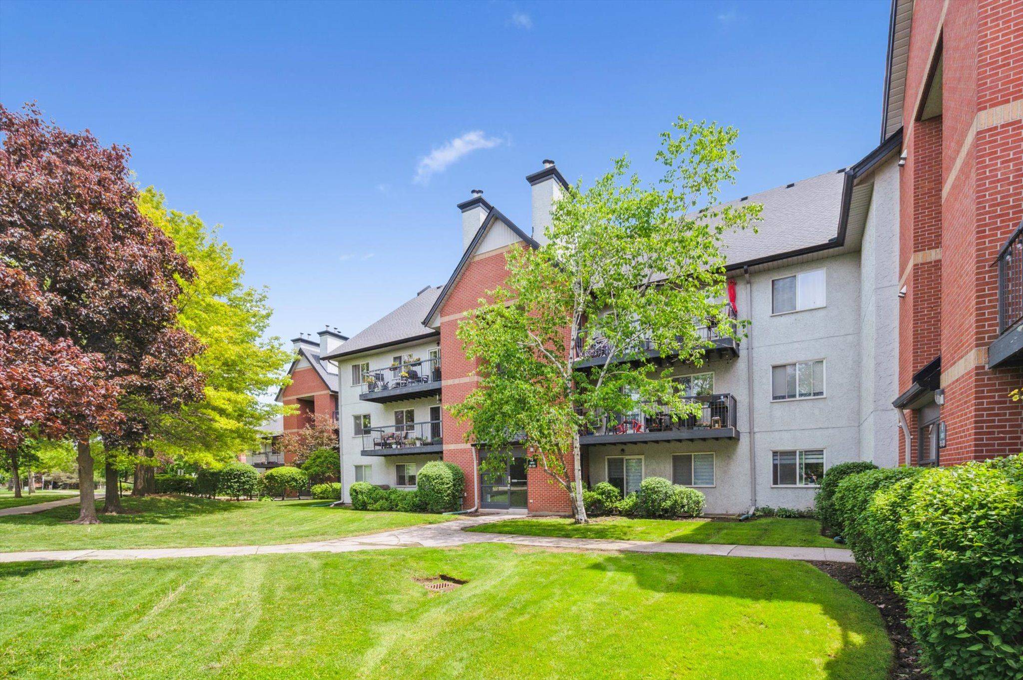 Oakville, ON L6M 2V7,1450 Glen Abbey Gate #534