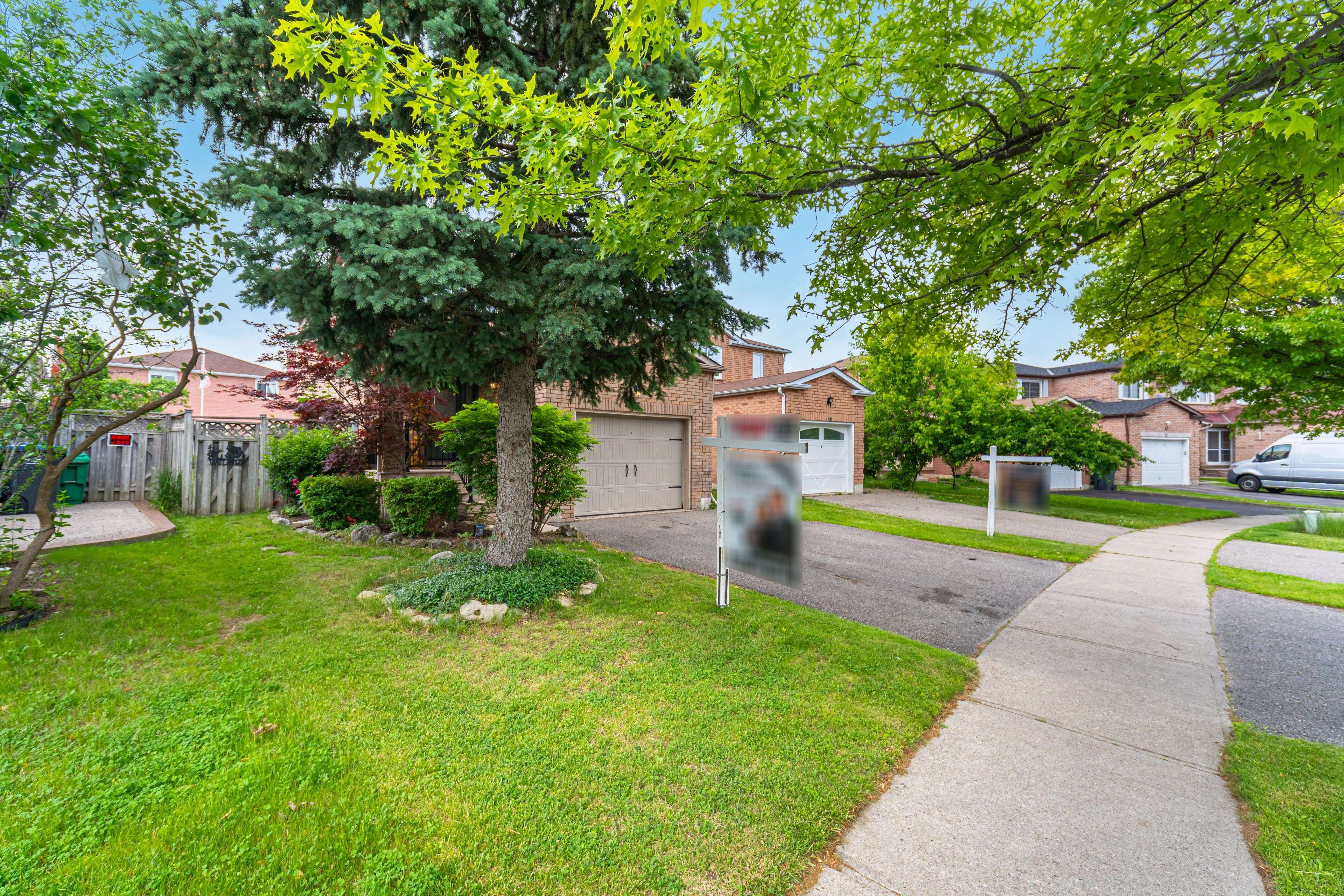 Brampton, ON L6Y 4M1,57 Faywood DR