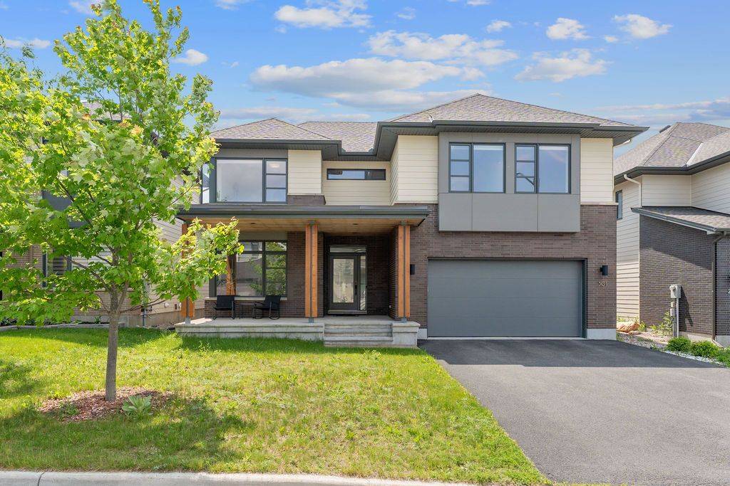 Kanata, ON K2M 0H1,301 Long Acres ST