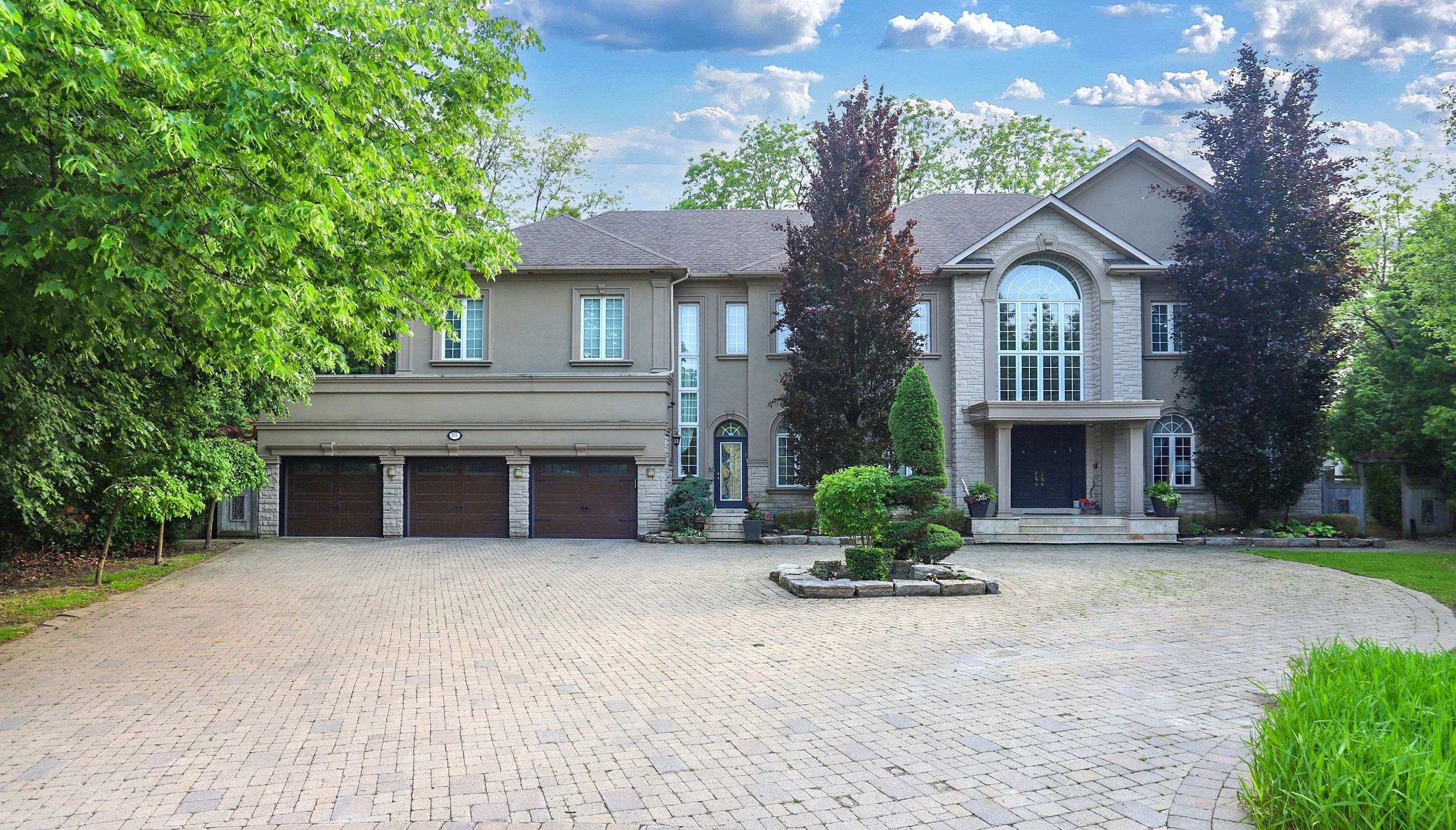Vaughan, ON L4J 7W4,161 Renaissance CT
