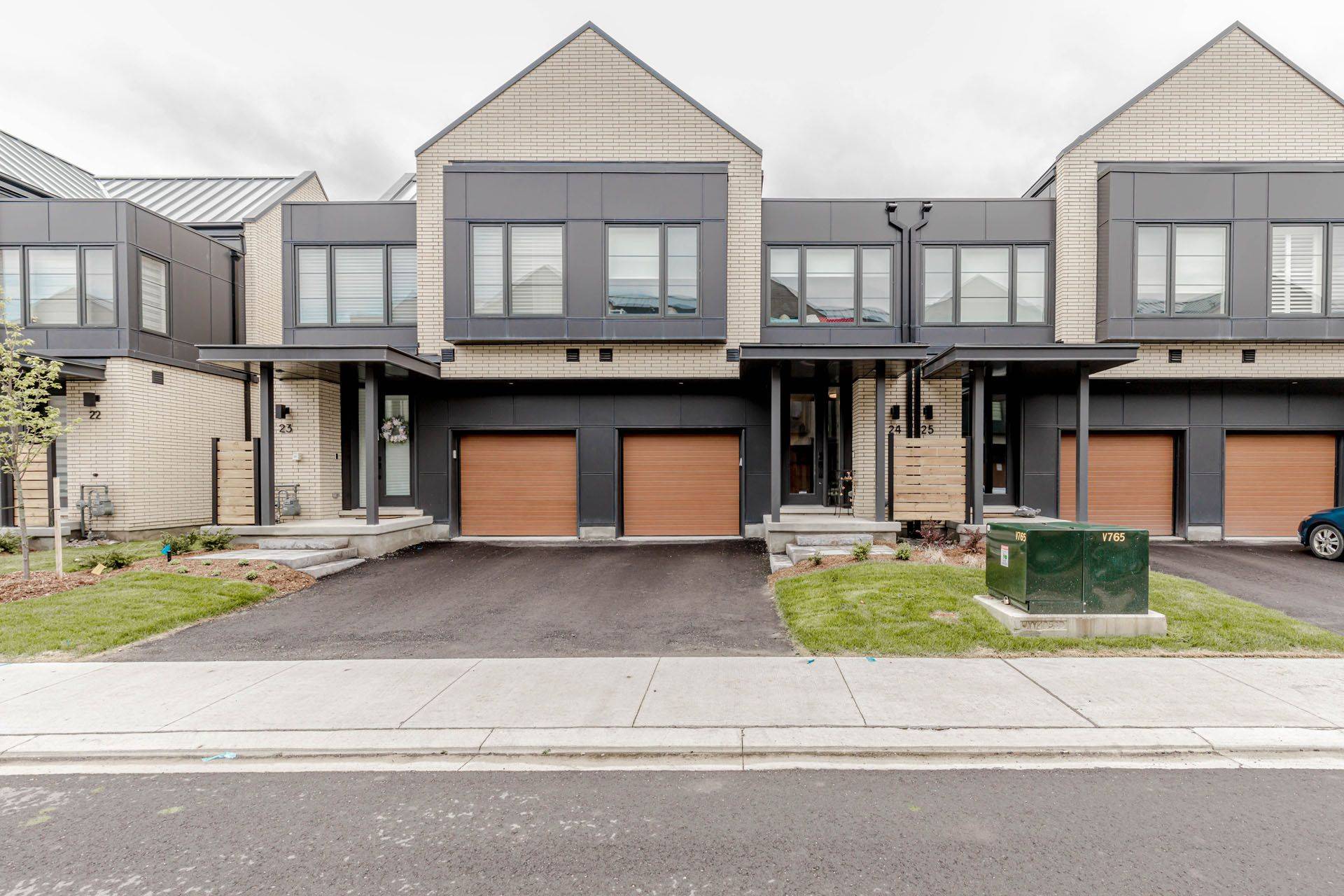 Burlington, ON L7M 4Y4,2273 Turnberry RD #24