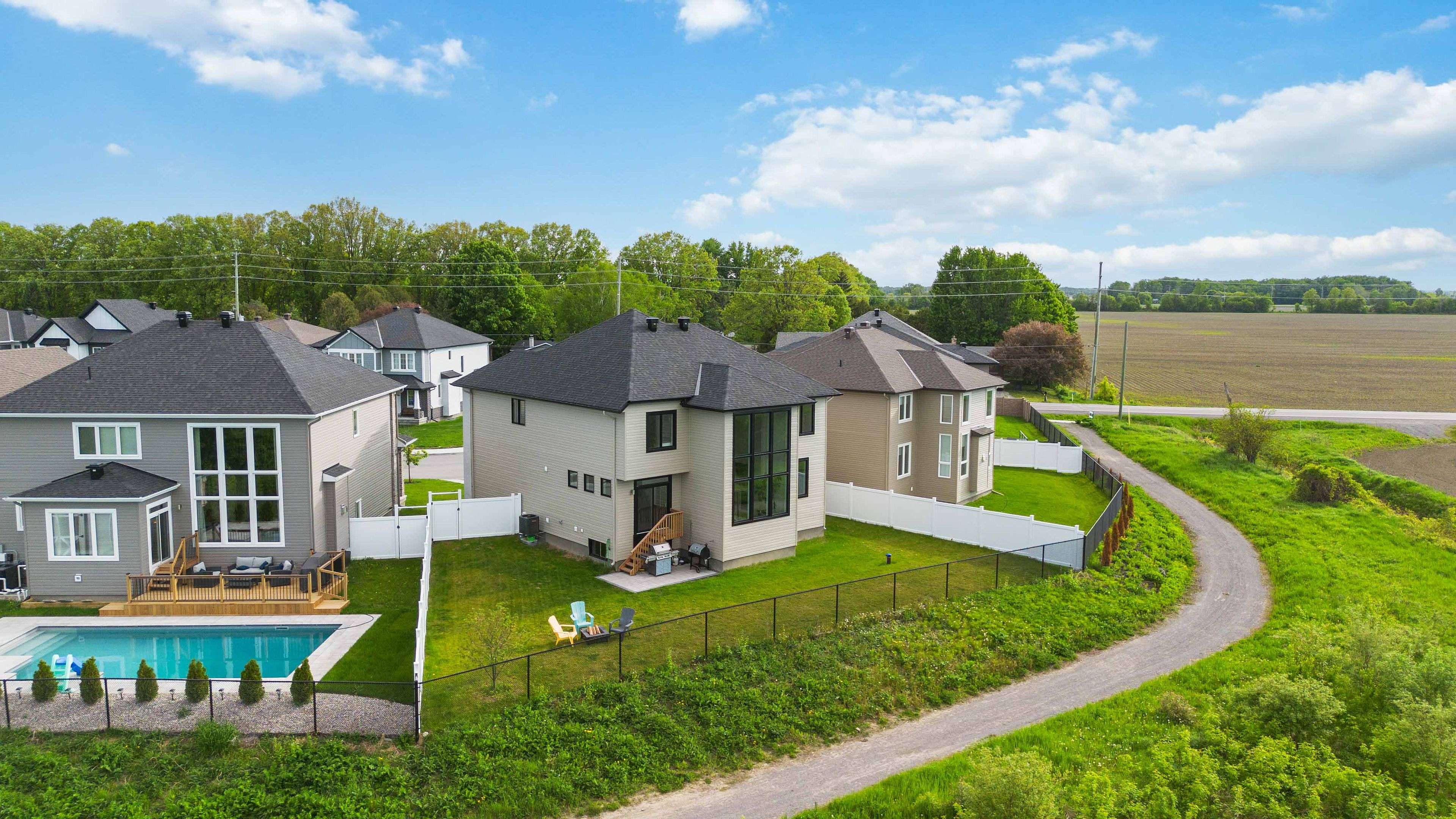 Stittsville - Munster - Richmond, ON K0A 2Z0,707 Kirkham CRES