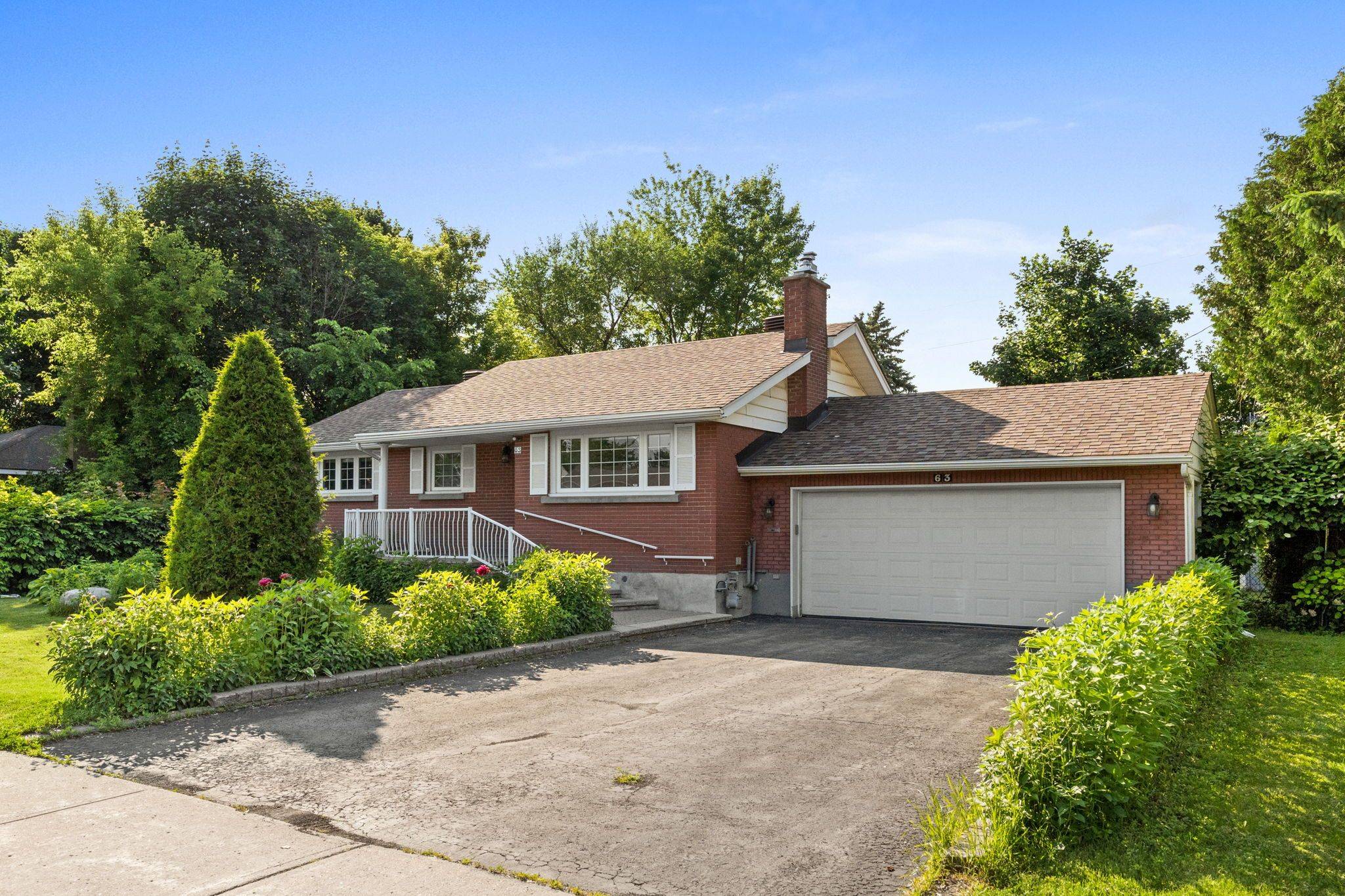 Meadowlands - Crestview And Area, ON K2G 2R7,63 Meadowlands DR W