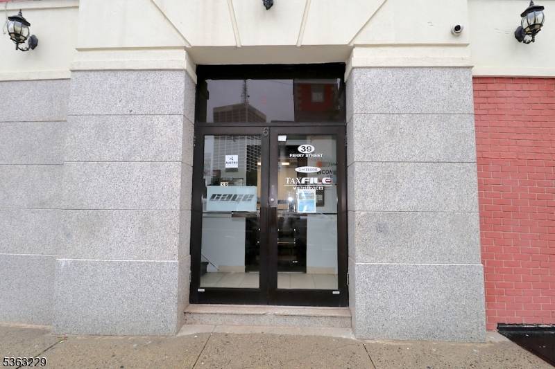 Newark City, NJ 07105,39 Ferry St