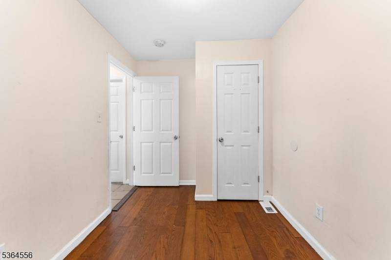 Newark City, NJ 07103,718 S 13Th St