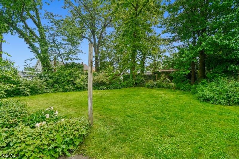Maplewood Twp., NJ 07040,27 Field Rd