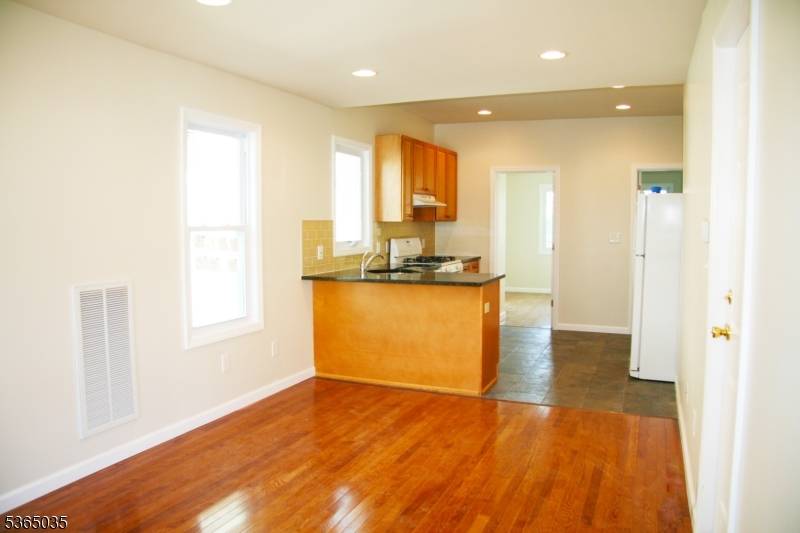Garwood Boro, NJ 07027,229 2Nd Ave