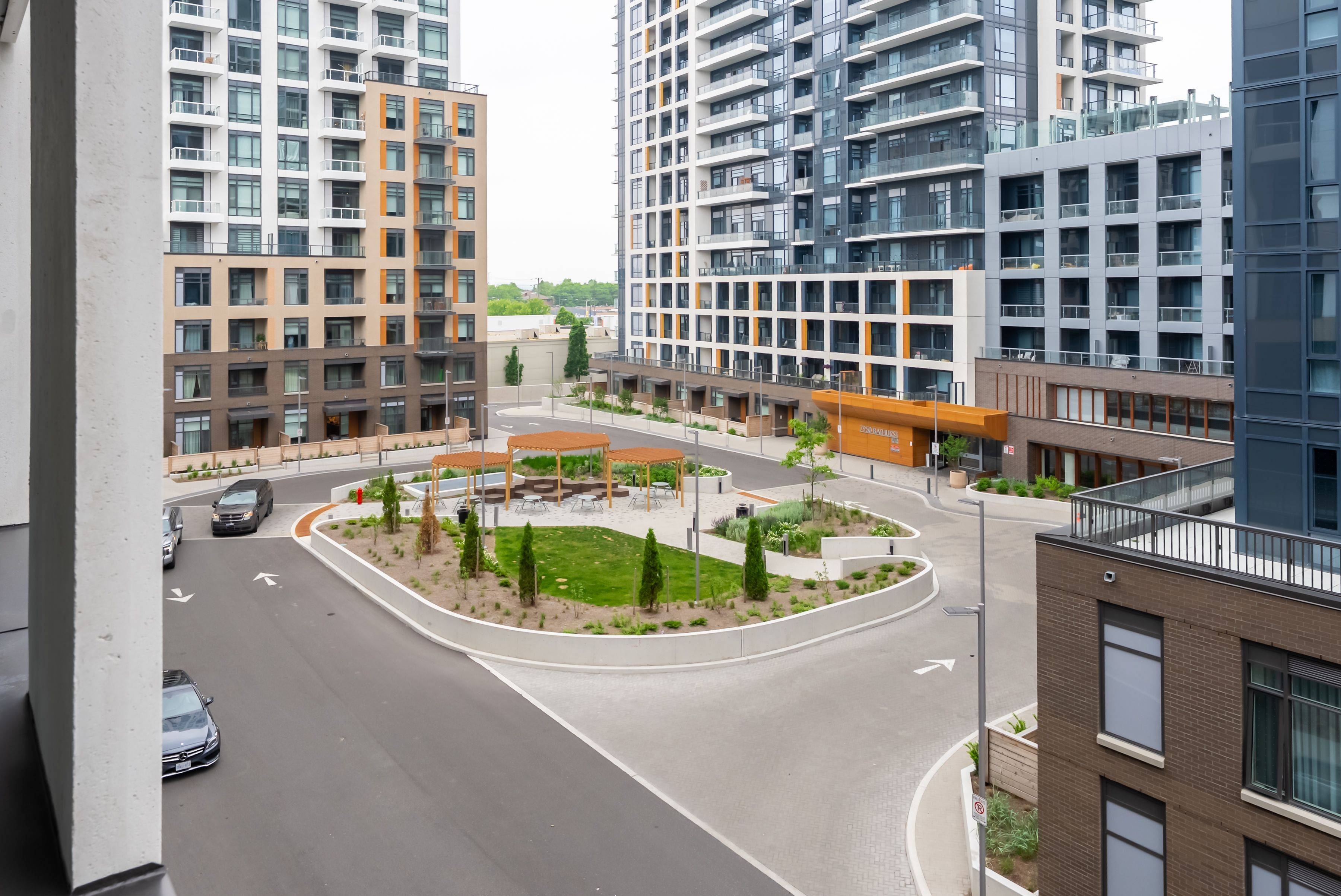 Vaughan, ON L4J 0L5,8 Beverley GLN #422