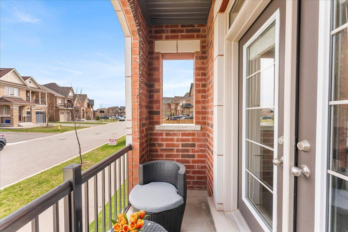 Oshawa, ON L1L 0M2,2560 Bandsman CRES