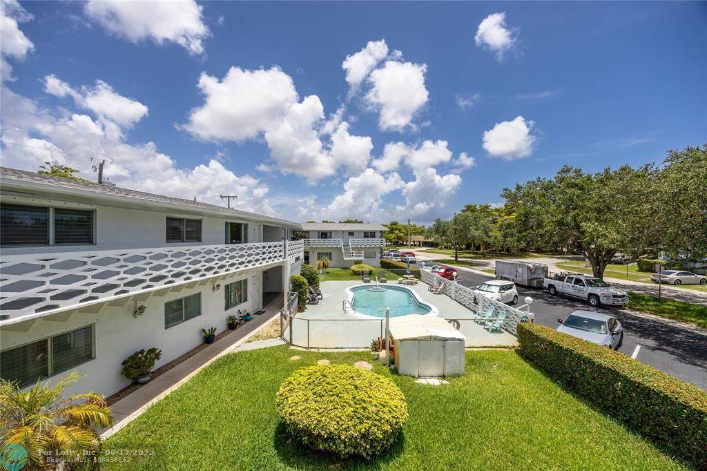 Hollywood, FL 33021,3847 S Circle Dr  #11
