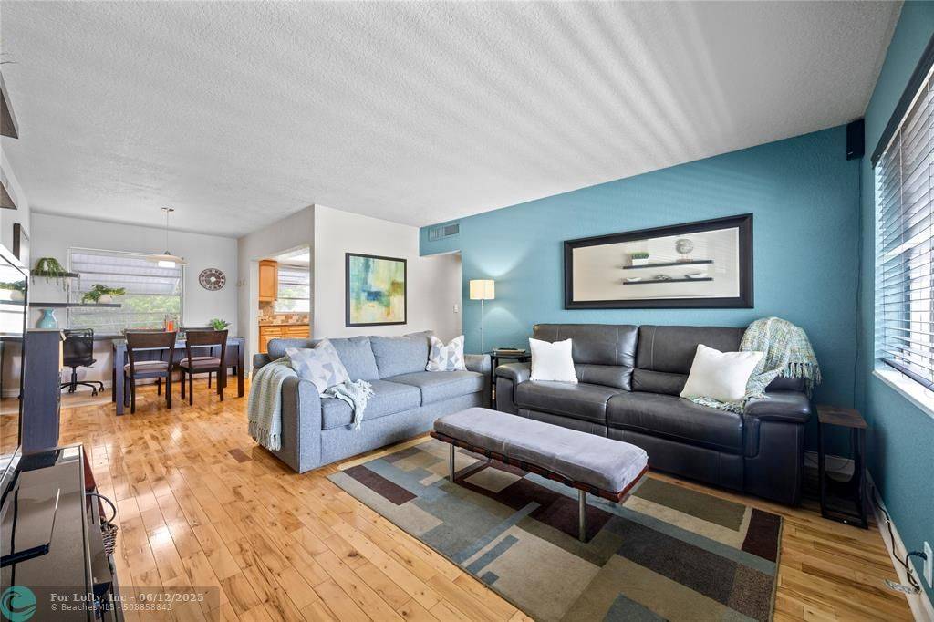 Hollywood, FL 33021,3847 S Circle Dr  #11