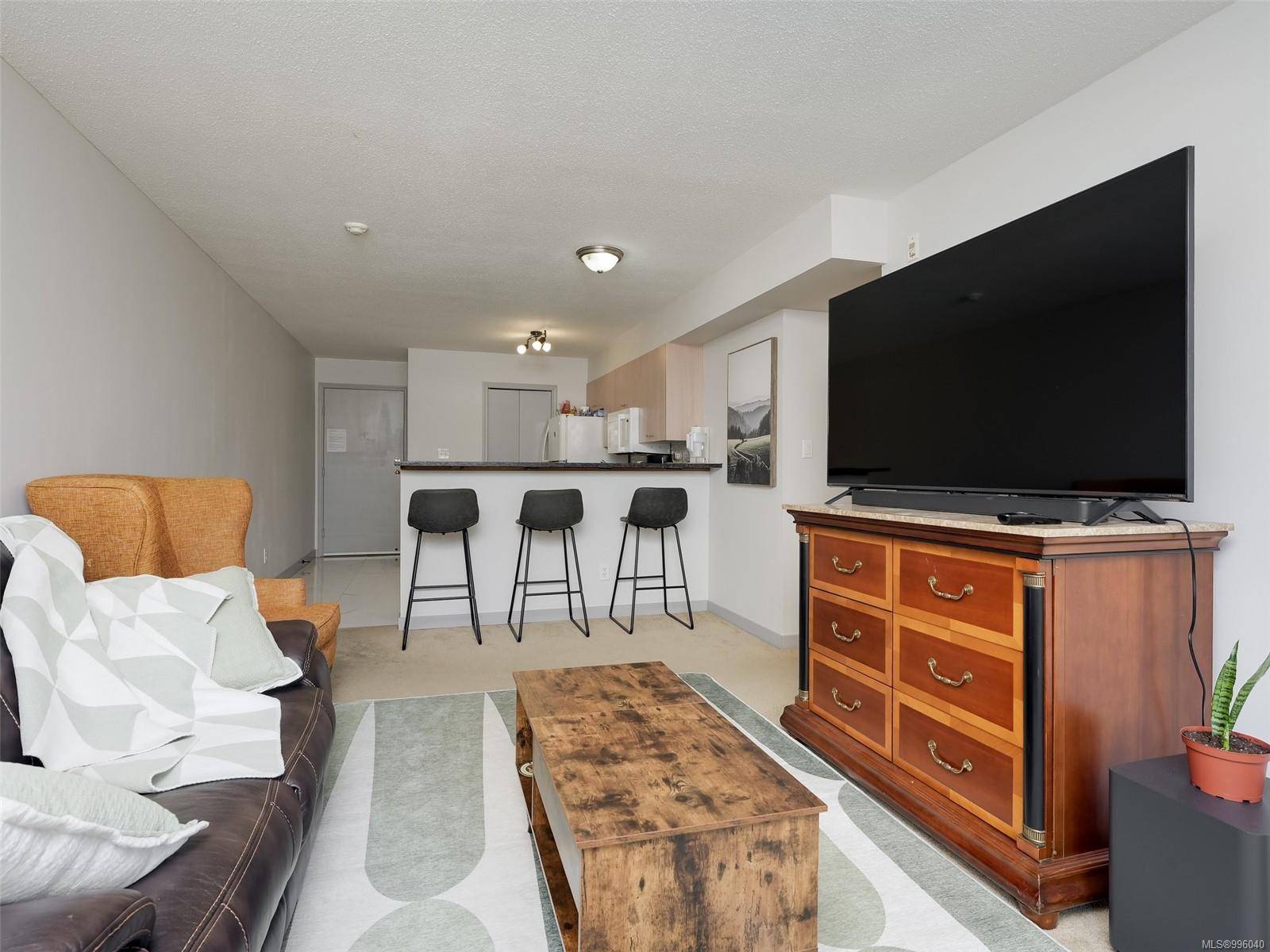 Victoria, BC V8W 3Y3,827 North Park St #311