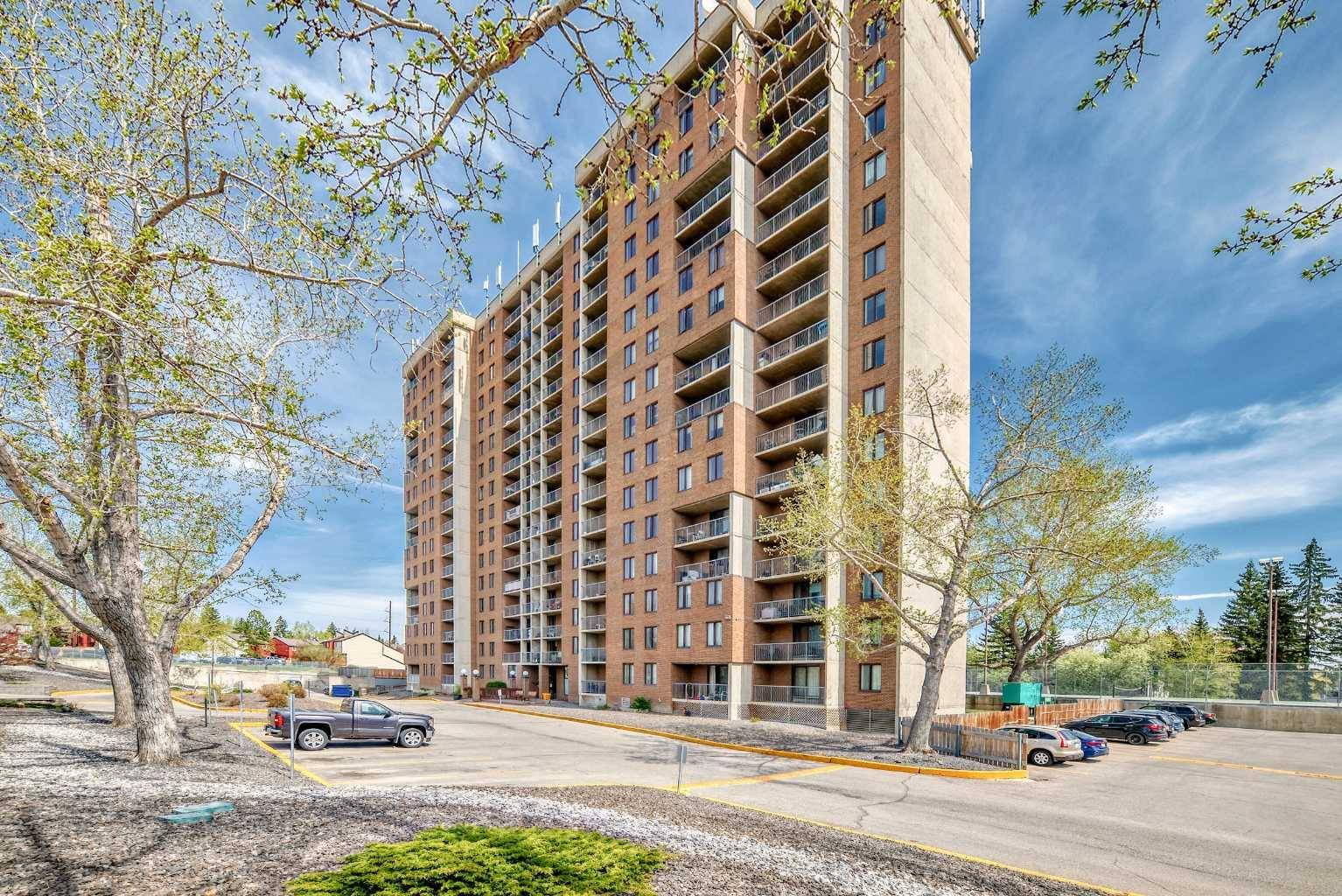 Calgary, AB T3A 2E6,4944 Dalton DR NW #202