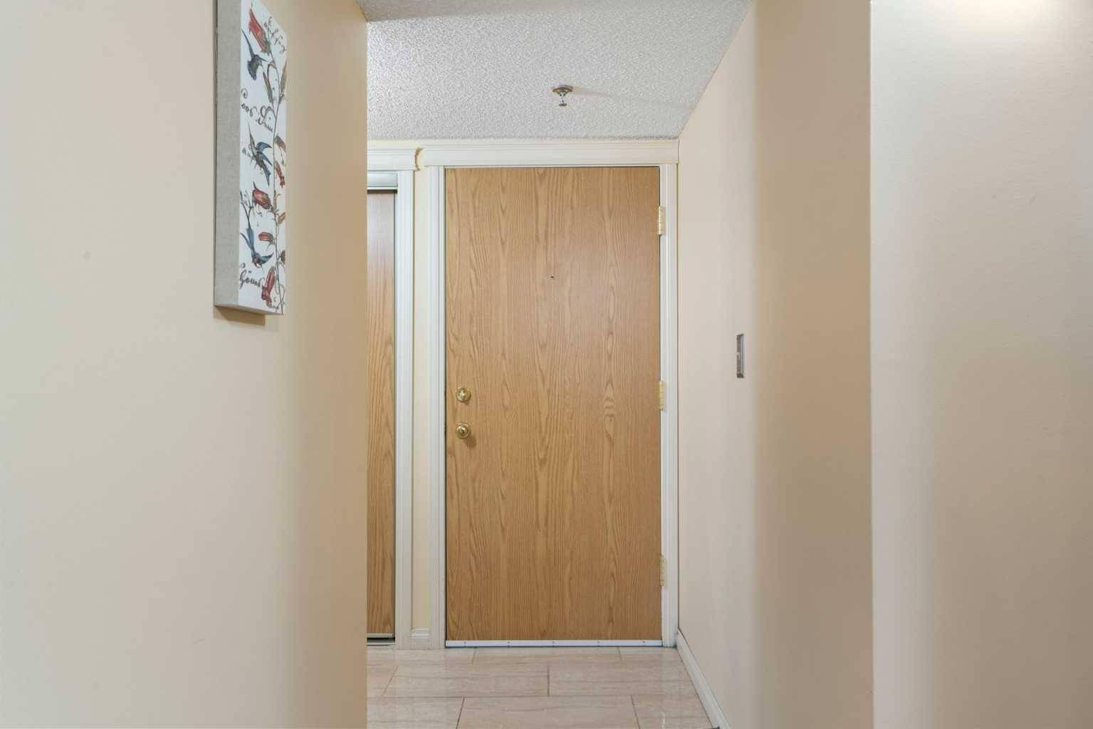 Calgary, AB T2N 4T4,2011 University DR NW #103