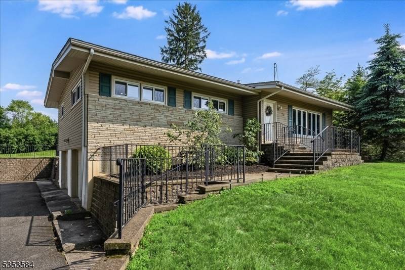Roxbury Twp., NJ 07876,33 Pleasant Hill Rd