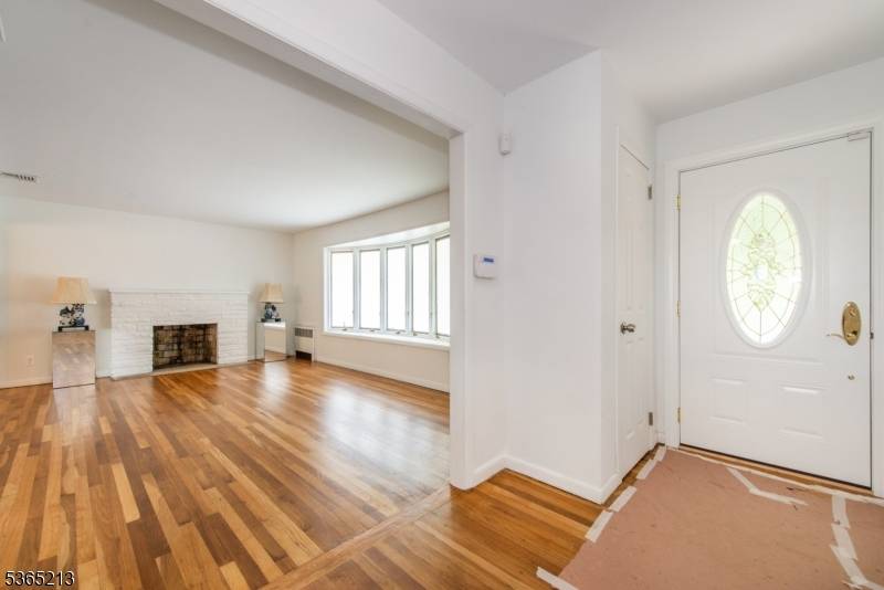 Montville Twp., NJ 07058,48 Woodmont Rd