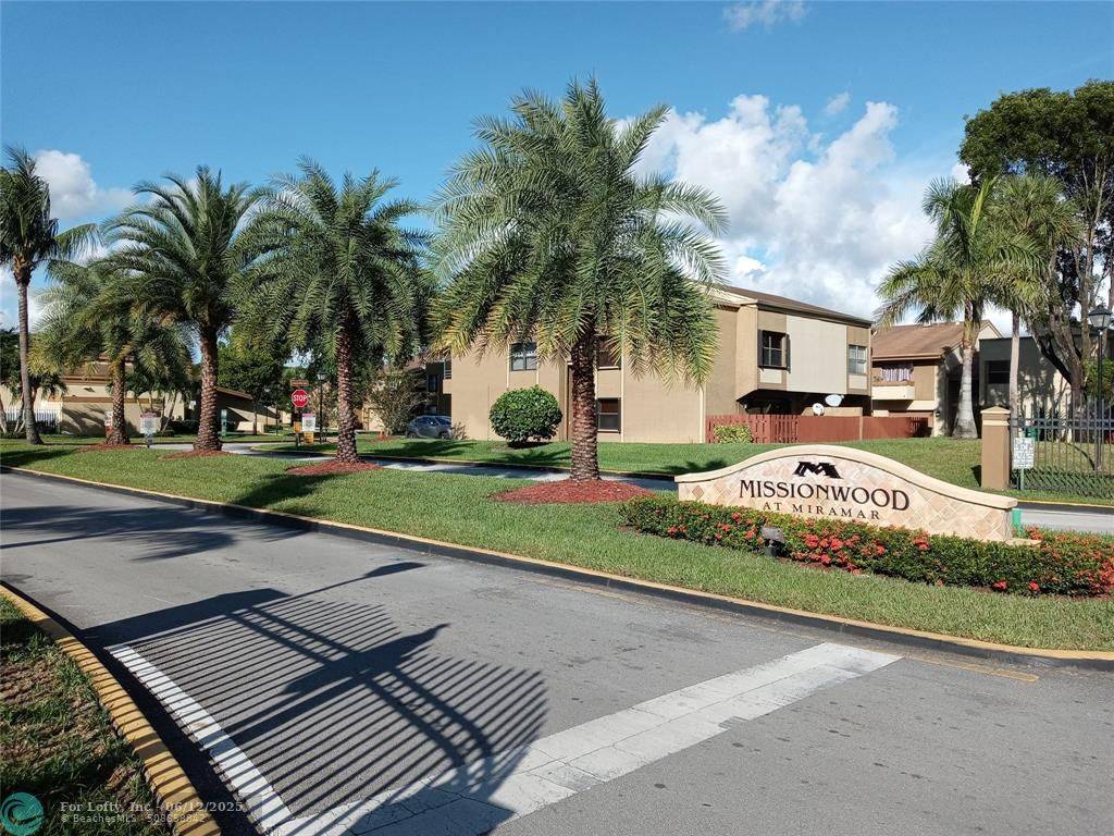 Miramar, FL 33025,2944 E Missionwood Ln  #48-D