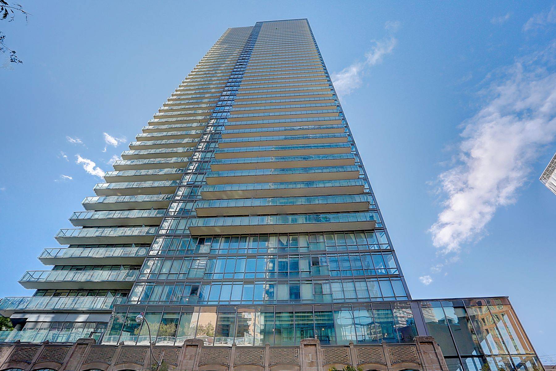 Toronto C01, ON M5S 1Z6,832 Bay ST #3405