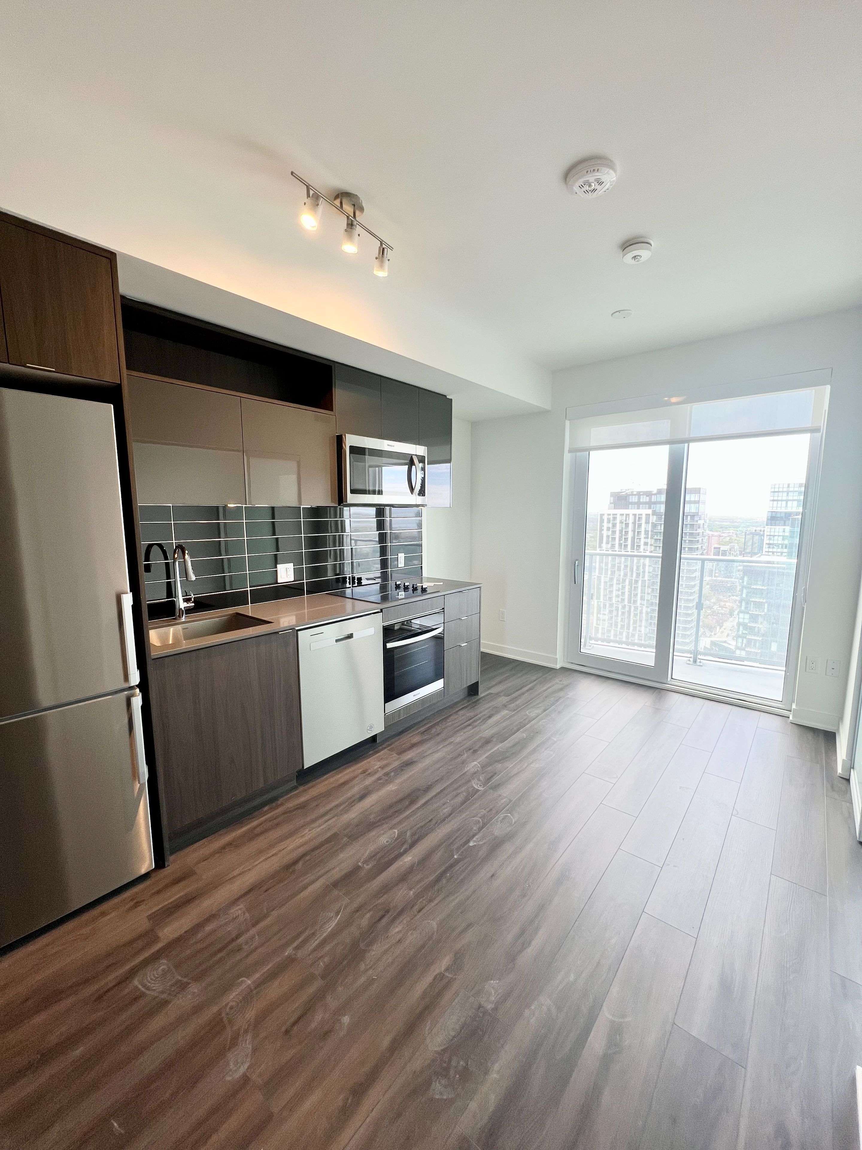 Toronto C08, ON M5B 0C7,100 Dalhousie ST #4905