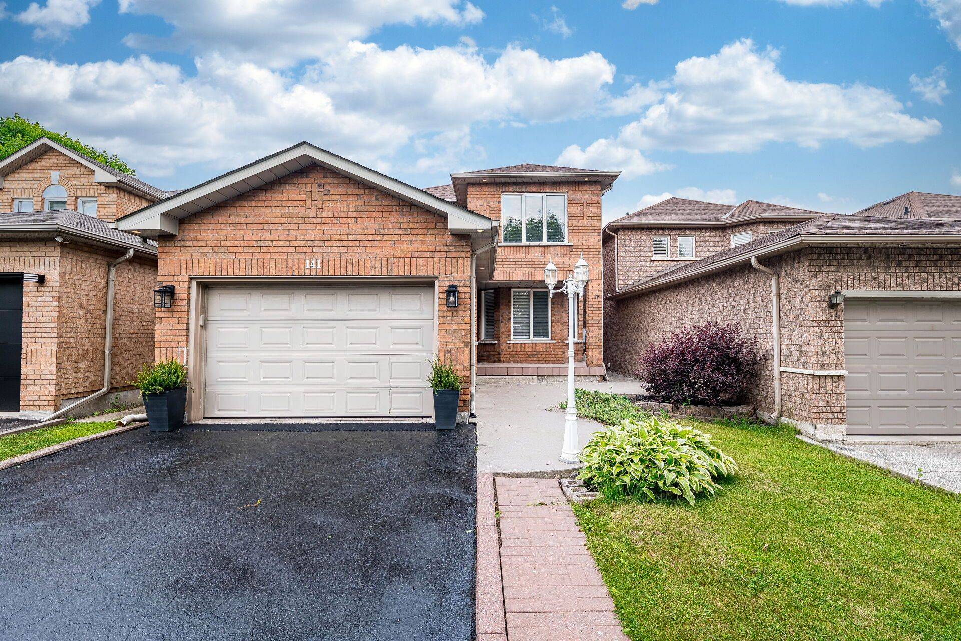 Vaughan, ON L4H 1J9,141 Panorama CRES