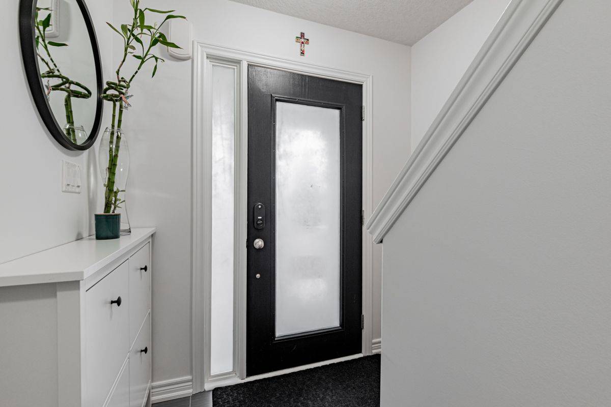 Barrie, ON L4M 0K7,1 Leggott AVE #33