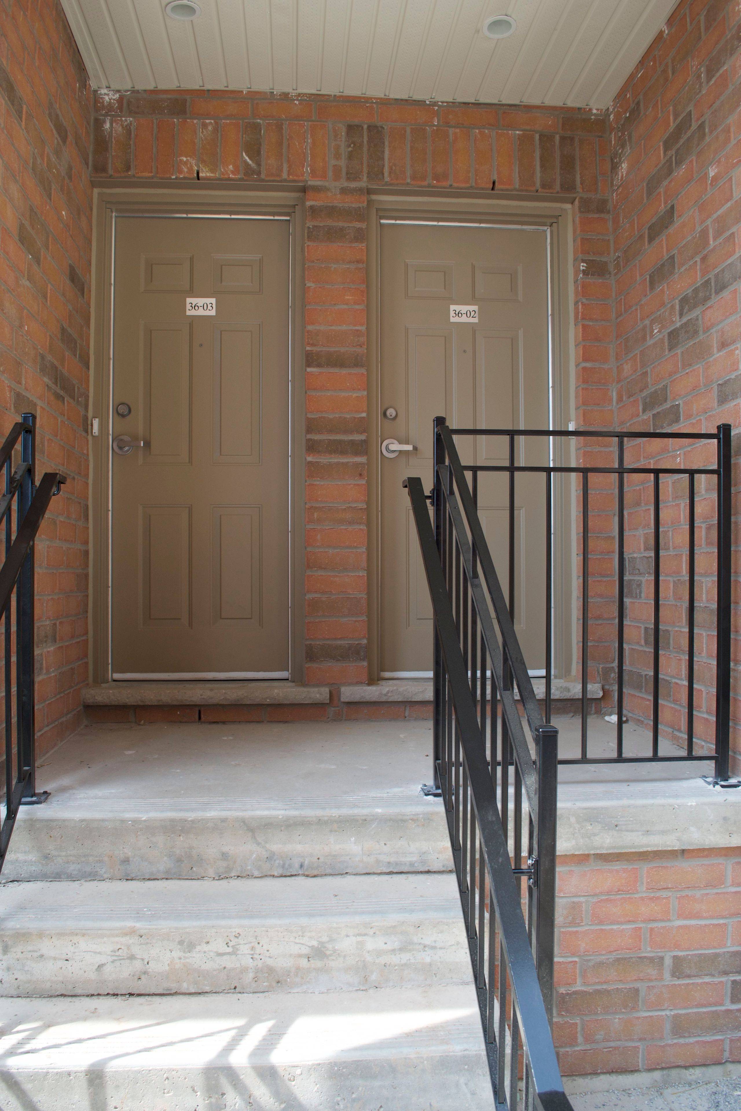 Oakville, ON L6M 0X6,2420 Baronwood DR #36-02