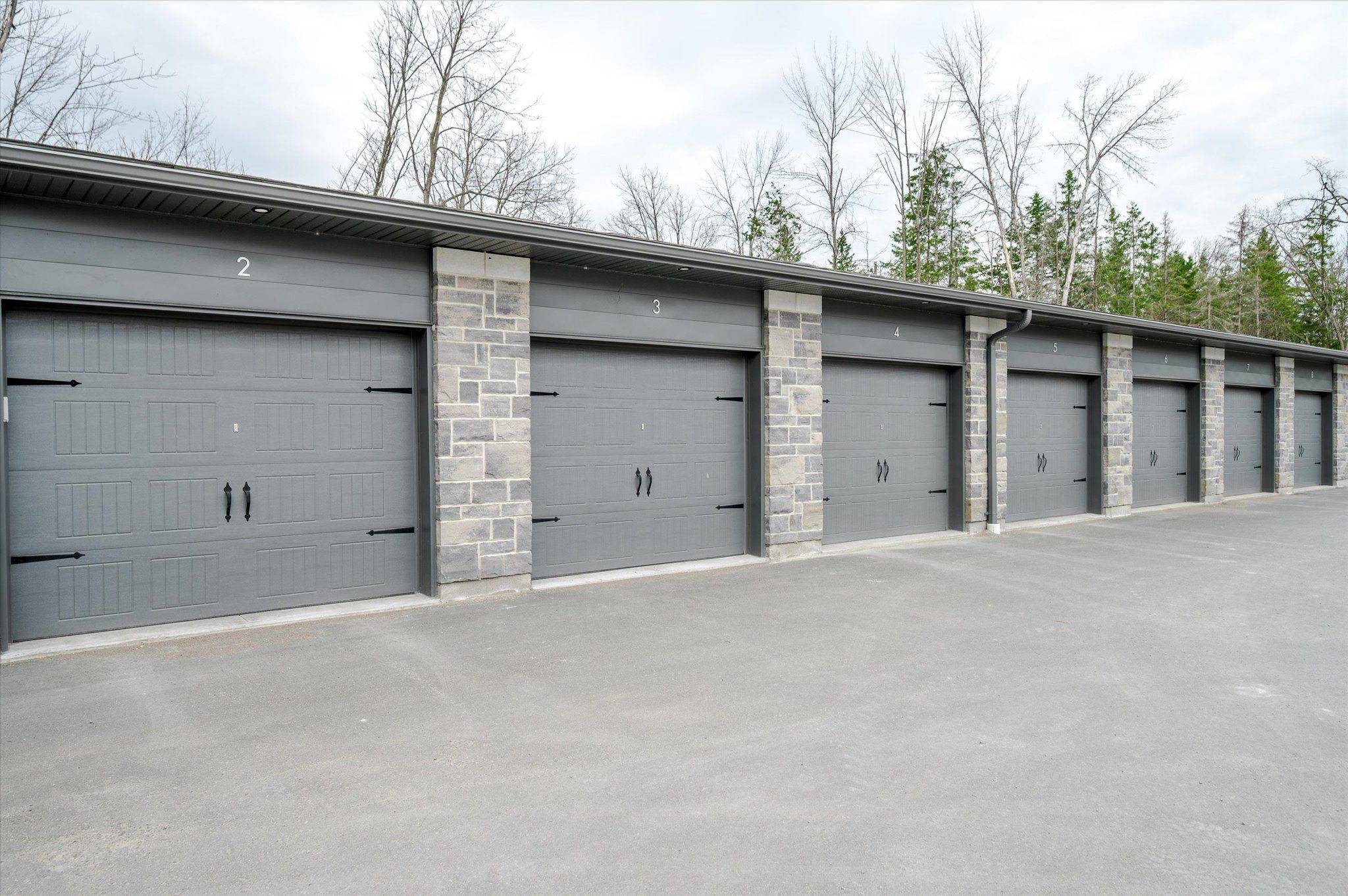 Selwyn, ON K0L 2B0,19 Hampton LN #Garage #3