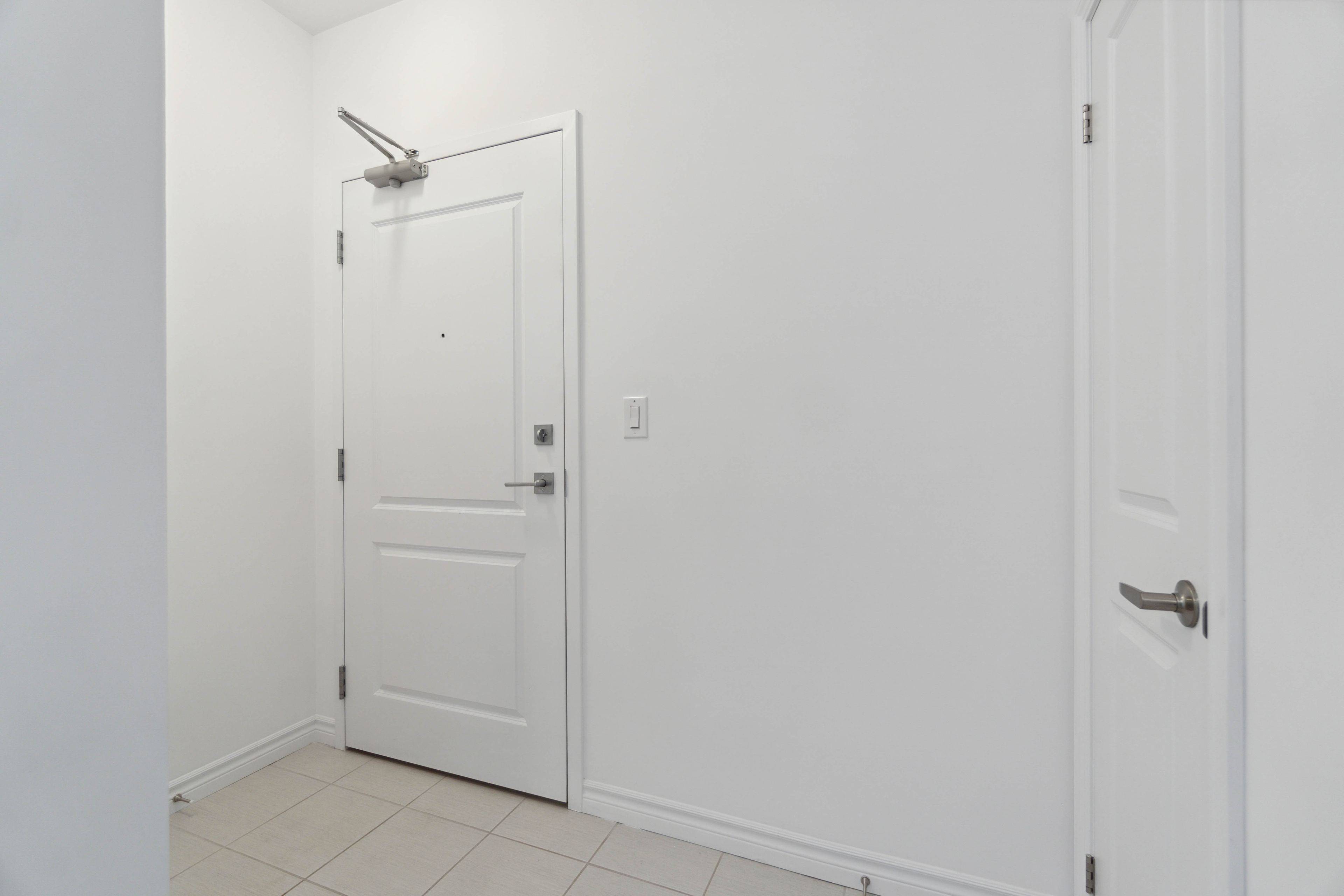 Hamilton, ON L8B 2A5,460 Dundas ST E #121