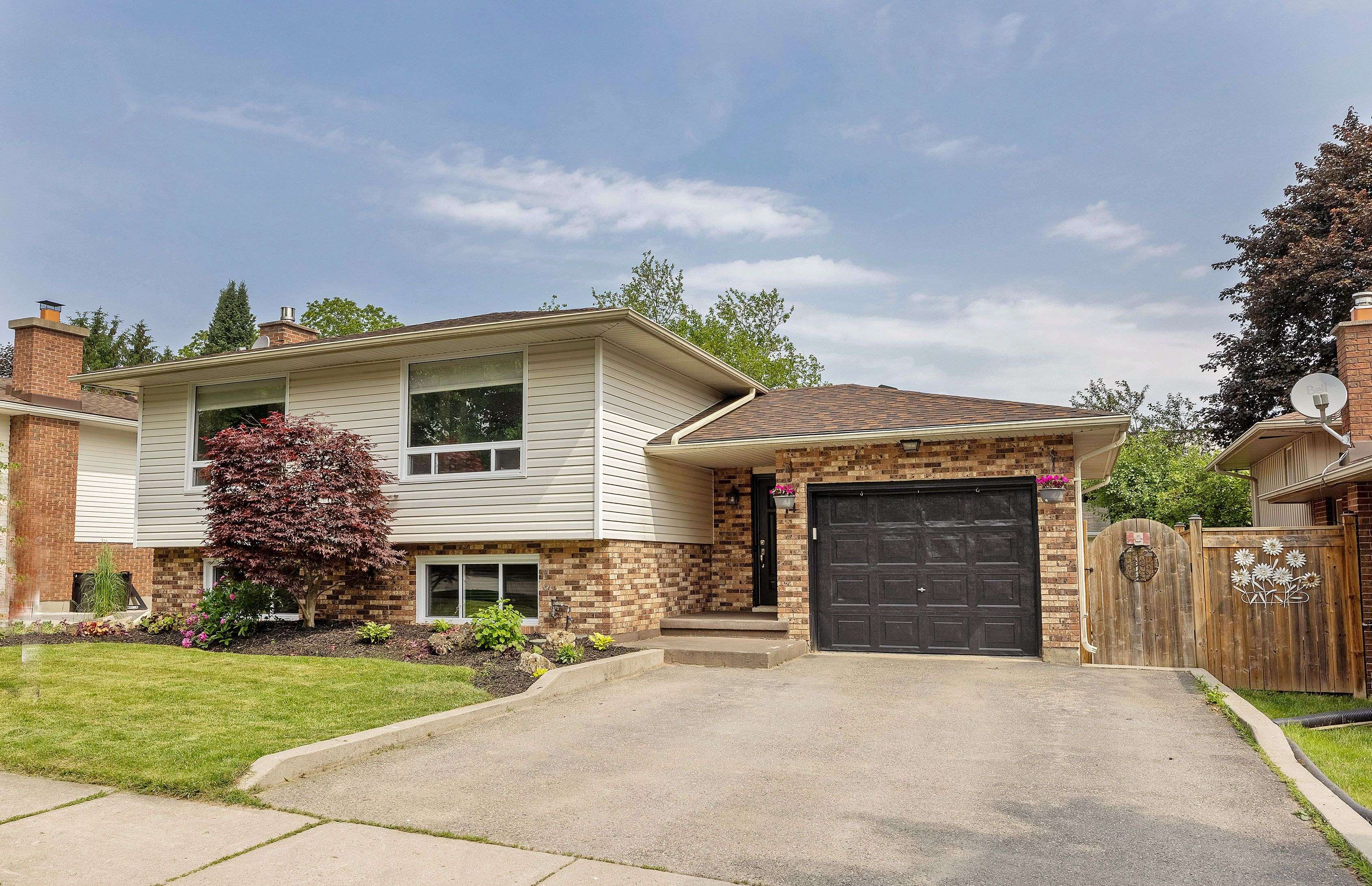 London South, ON N6K 3E4,14 Fairlane RD