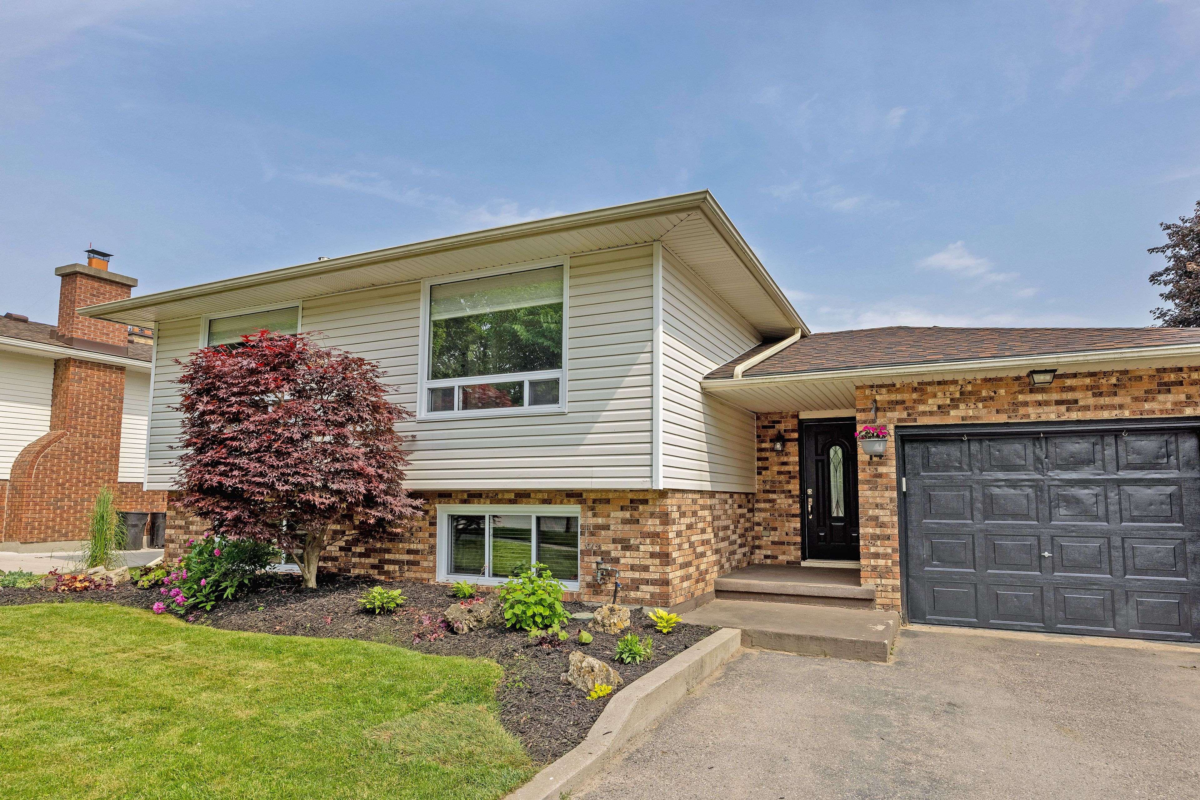London South, ON N6K 3E4,14 Fairlane RD