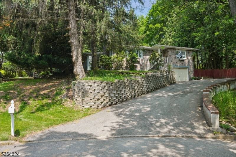 Bloomingdale Boro, NJ 07403,8 Sophia St