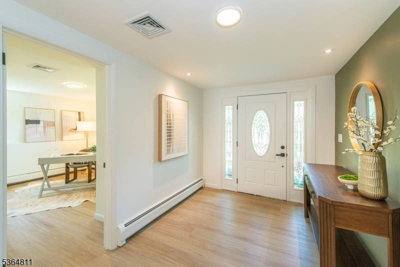 Morris Plains Boro, NJ 07950,28 Northview Dr