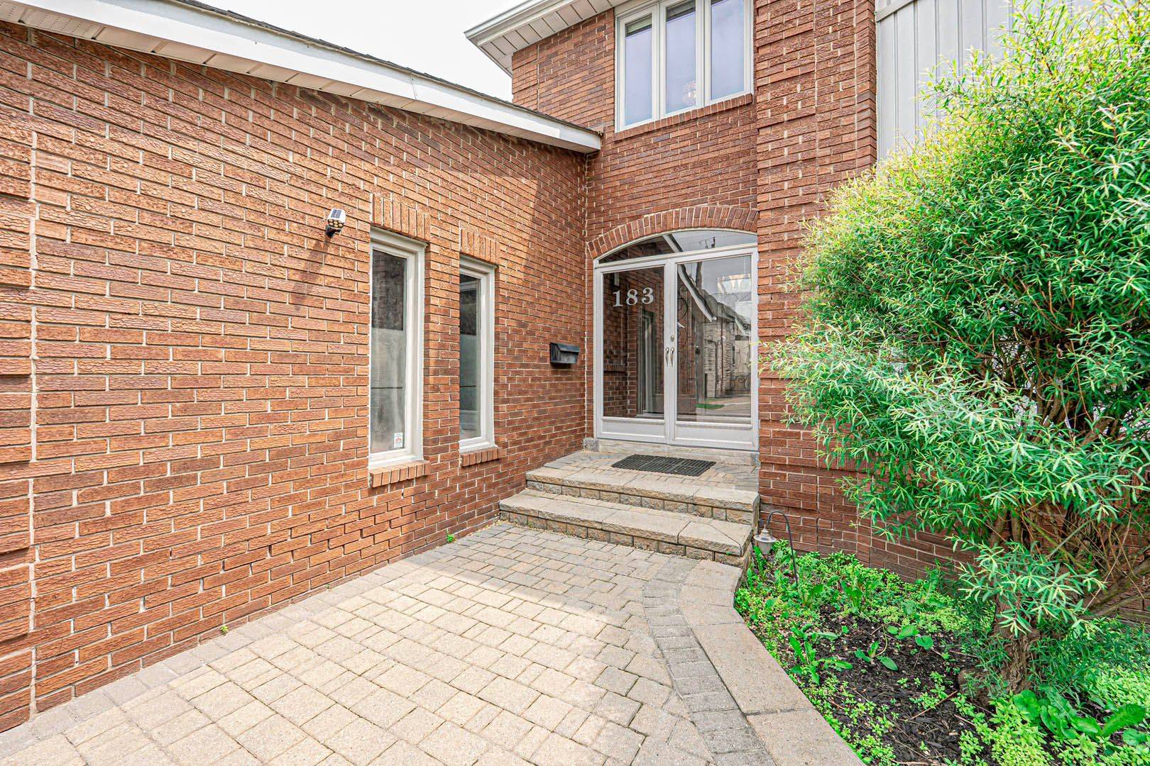 Toronto C14, ON M2N 4C6,183 Mckee AVE