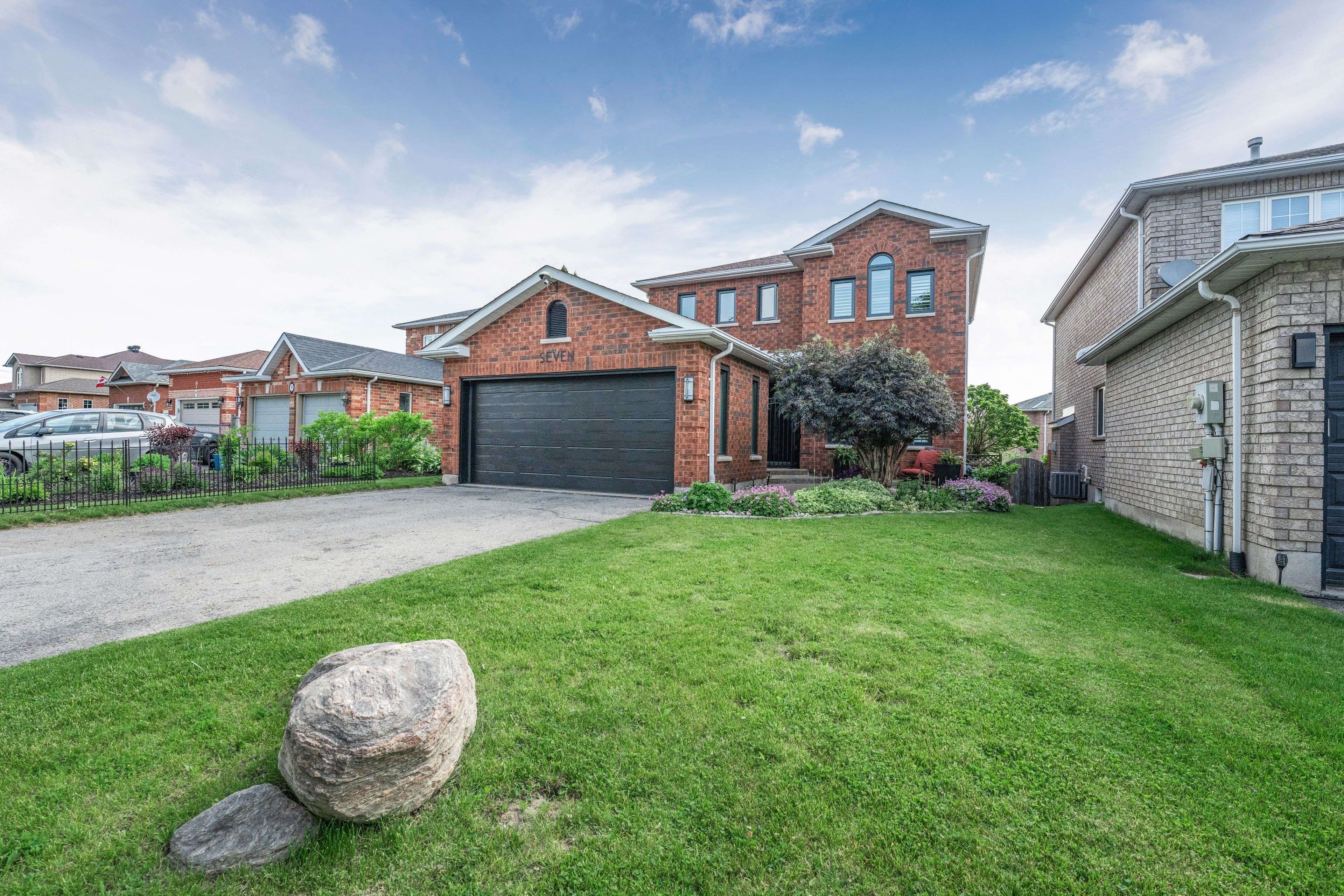 Barrie, ON L4M 6N7,7 Ryan CT