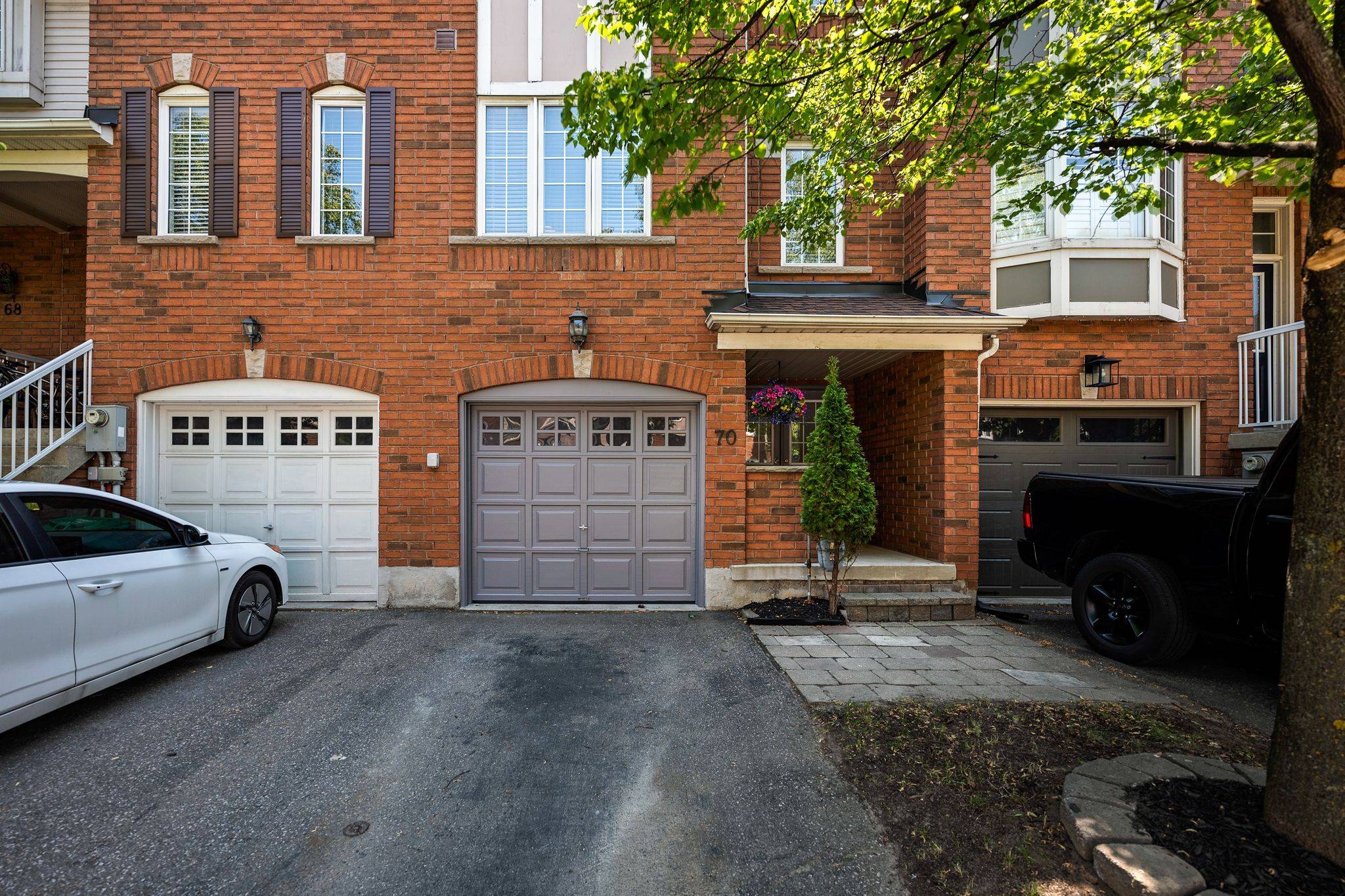 Brampton, ON L6Z 4W7,271 Richvale DR S #70