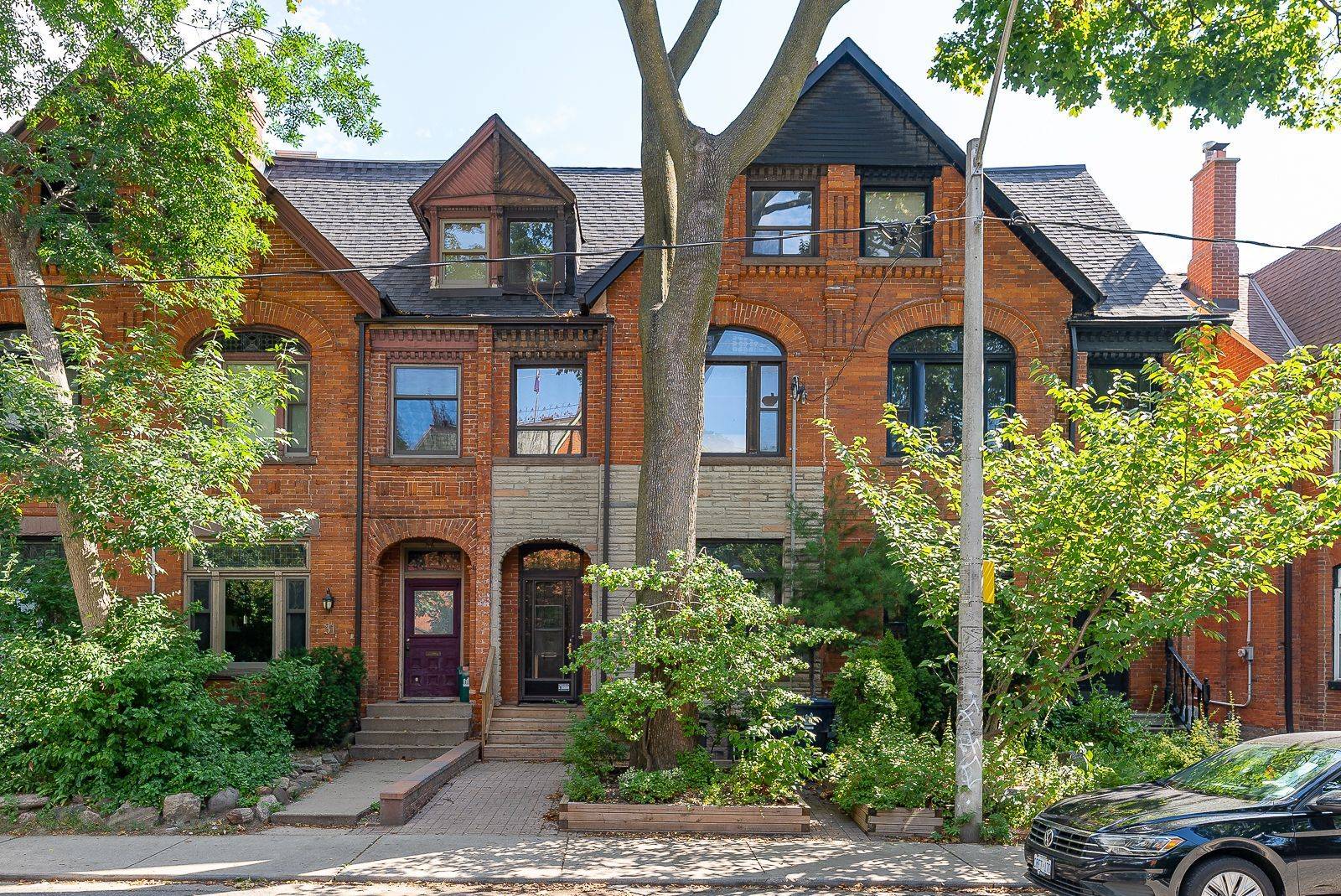 Toronto W01, ON M6K 2H9,29 Elm Grove AVE