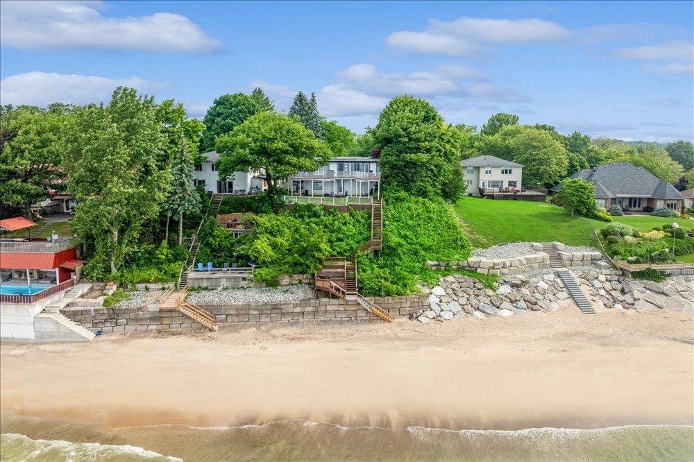 Wainfleet, ON L3K 5V4,10349 Lakeshore RD W
