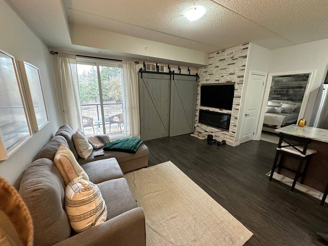 Guelph, ON N1L 1H2,1280 Gordon ST #303
