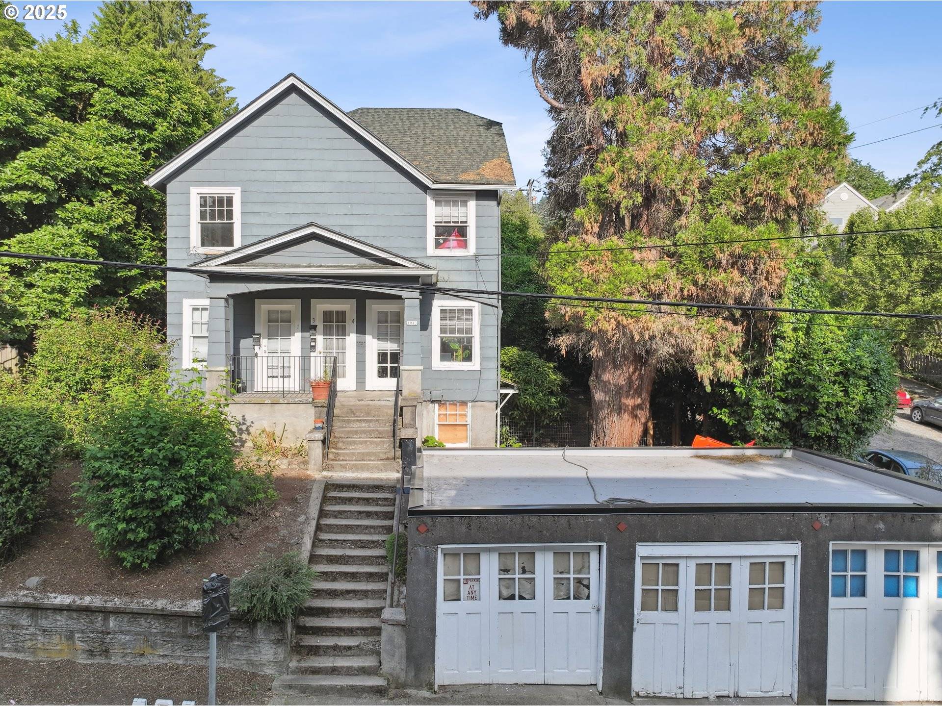 Portland, OR 97239,3915 S CORBETT AVE