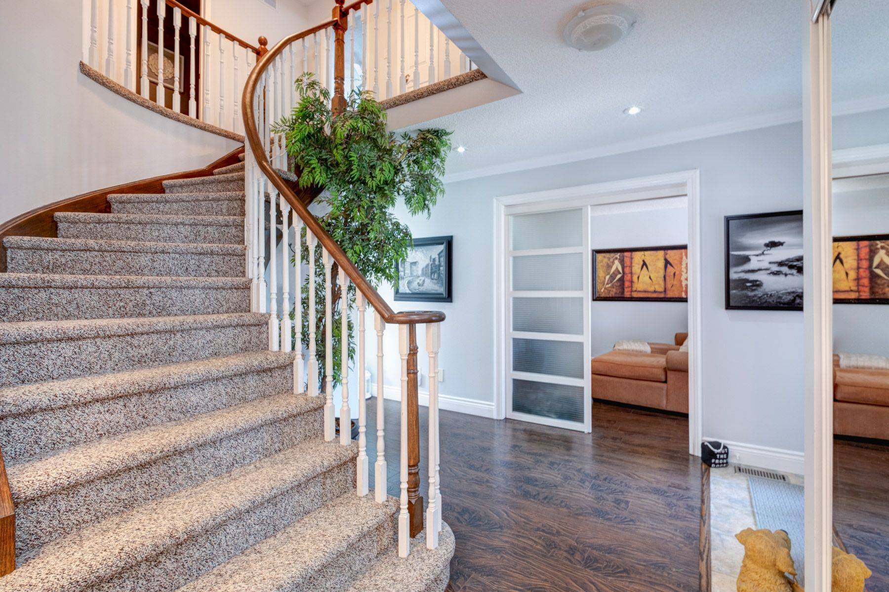 Pickering, ON L1V 6N5,223 Wilcroft CT