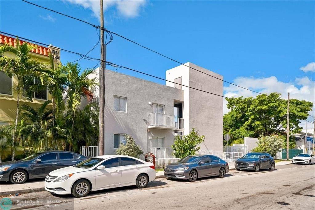 Miami, FL 33130,750 SW 2nd St #10