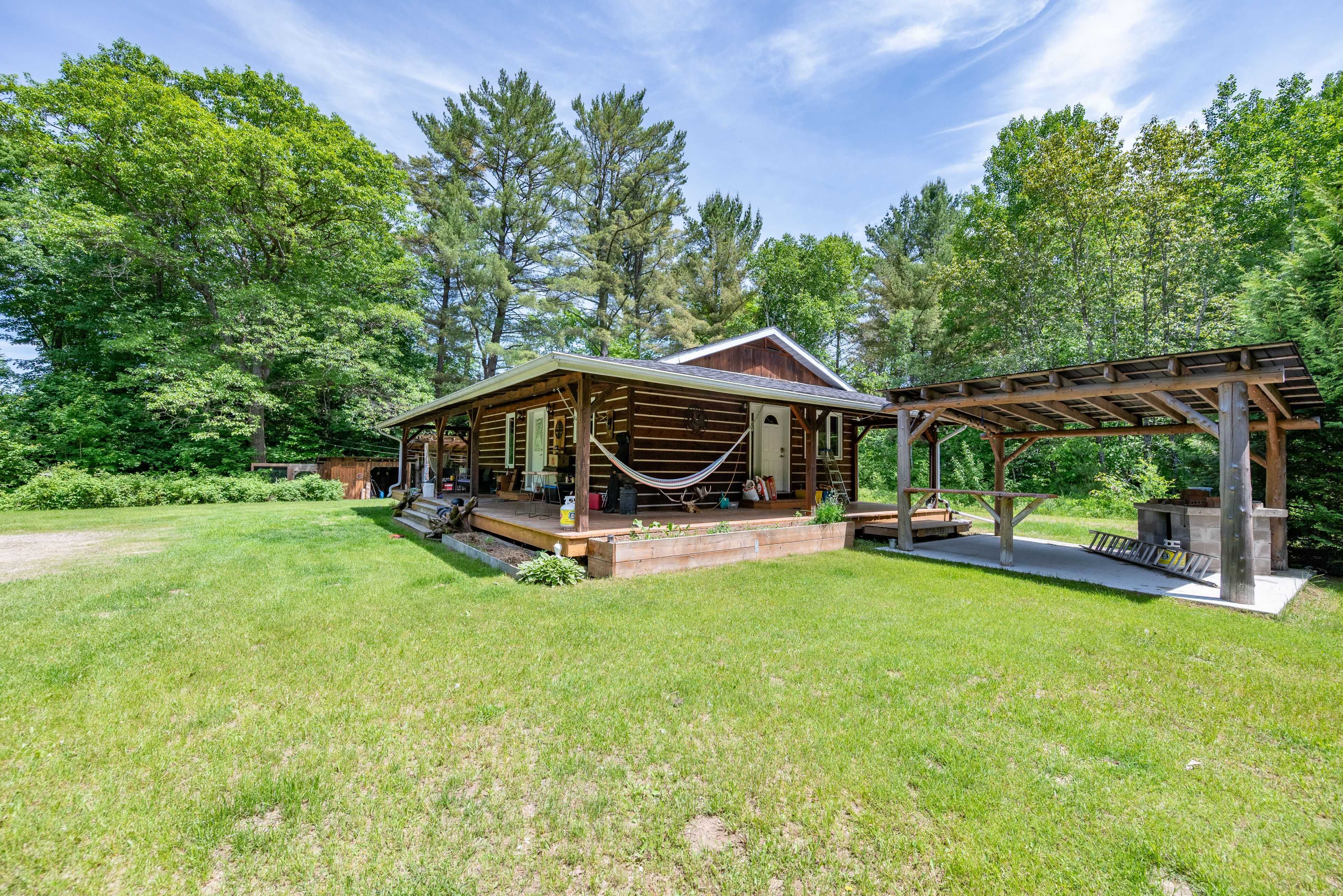 Laurentian Hills, ON K0J 1P0,414 Hill ST