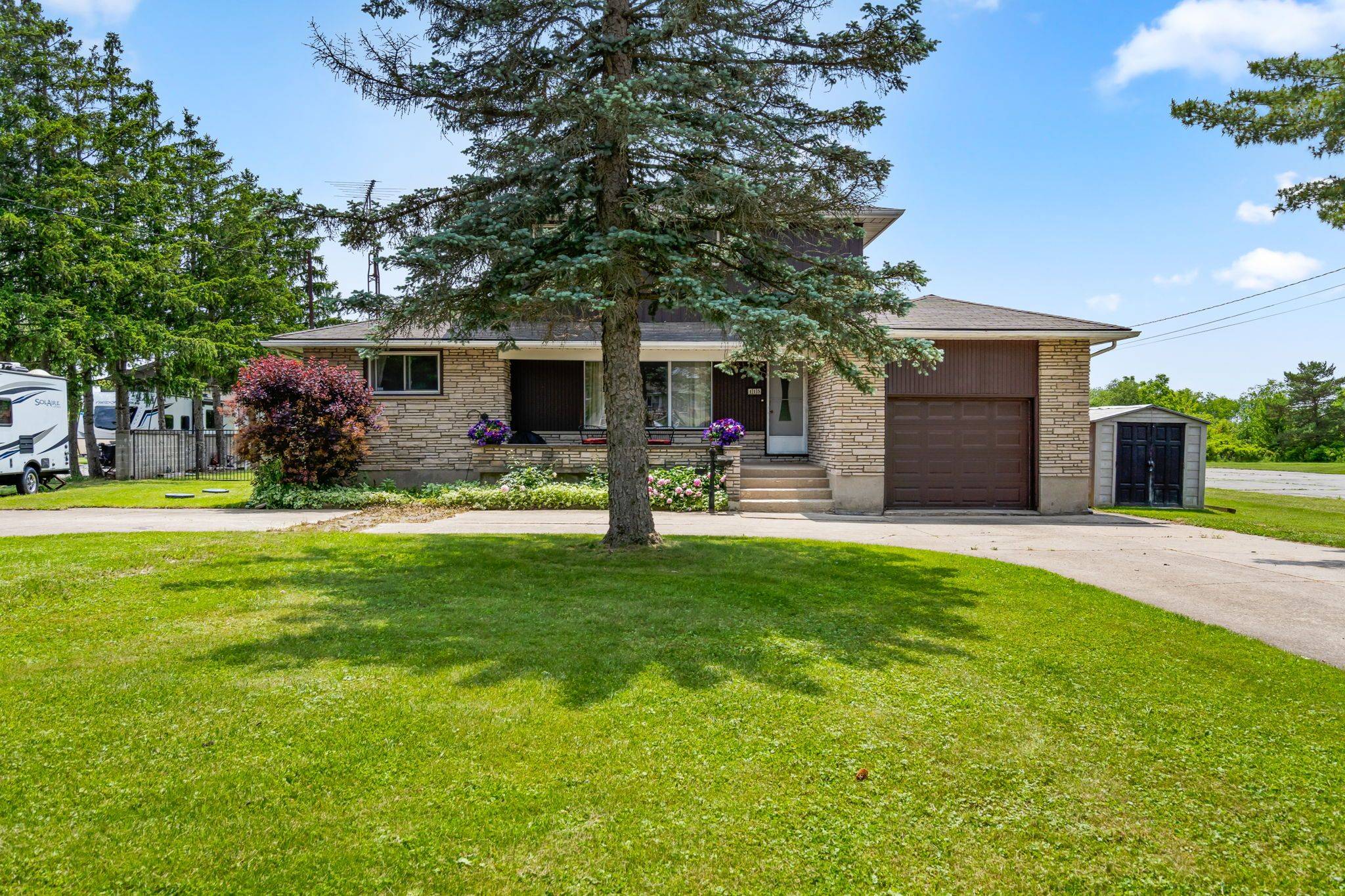 Welland, ON L3B 5N4,415 Lyons Creek RD