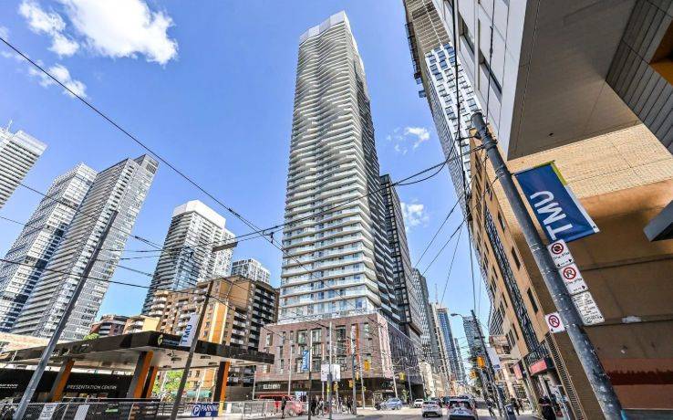 Toronto C08, ON M5B 1E1,100 Dalhousie ST #608